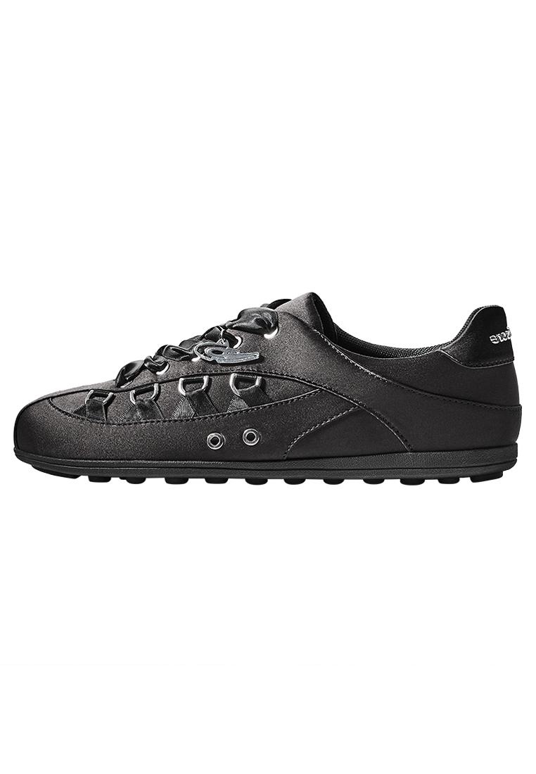 OUT OF CORE Trainers — BLACK