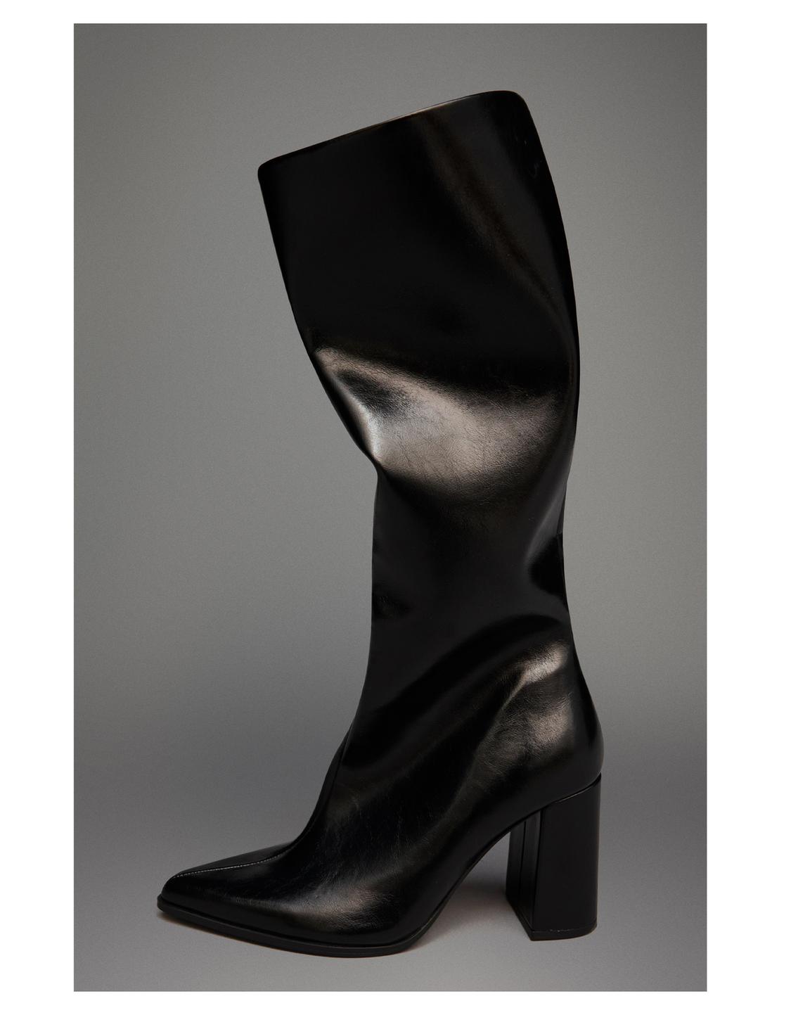 Block heel boots