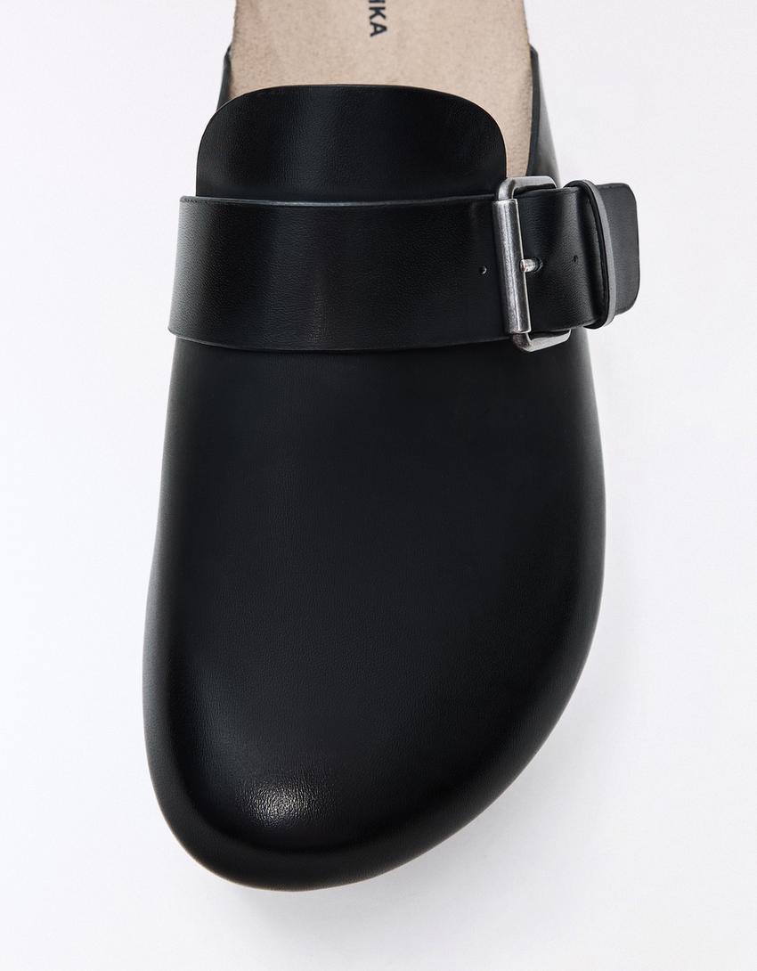 Clog with buckle detail-BLACK