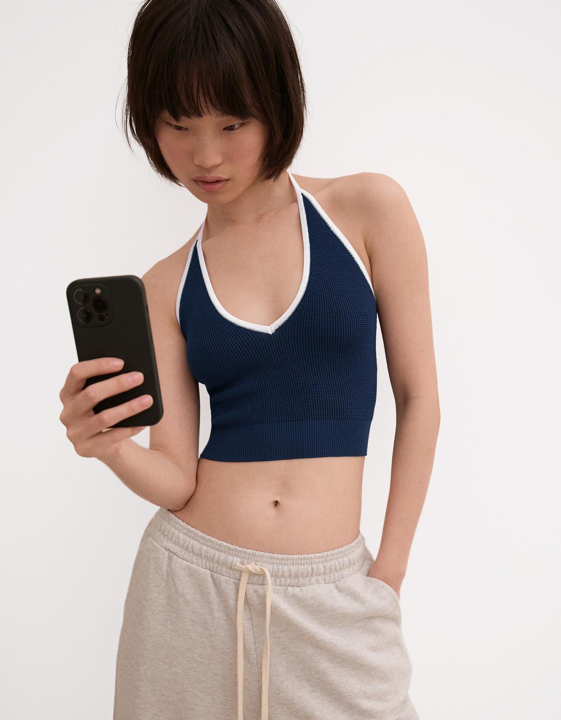 Contrast halter top