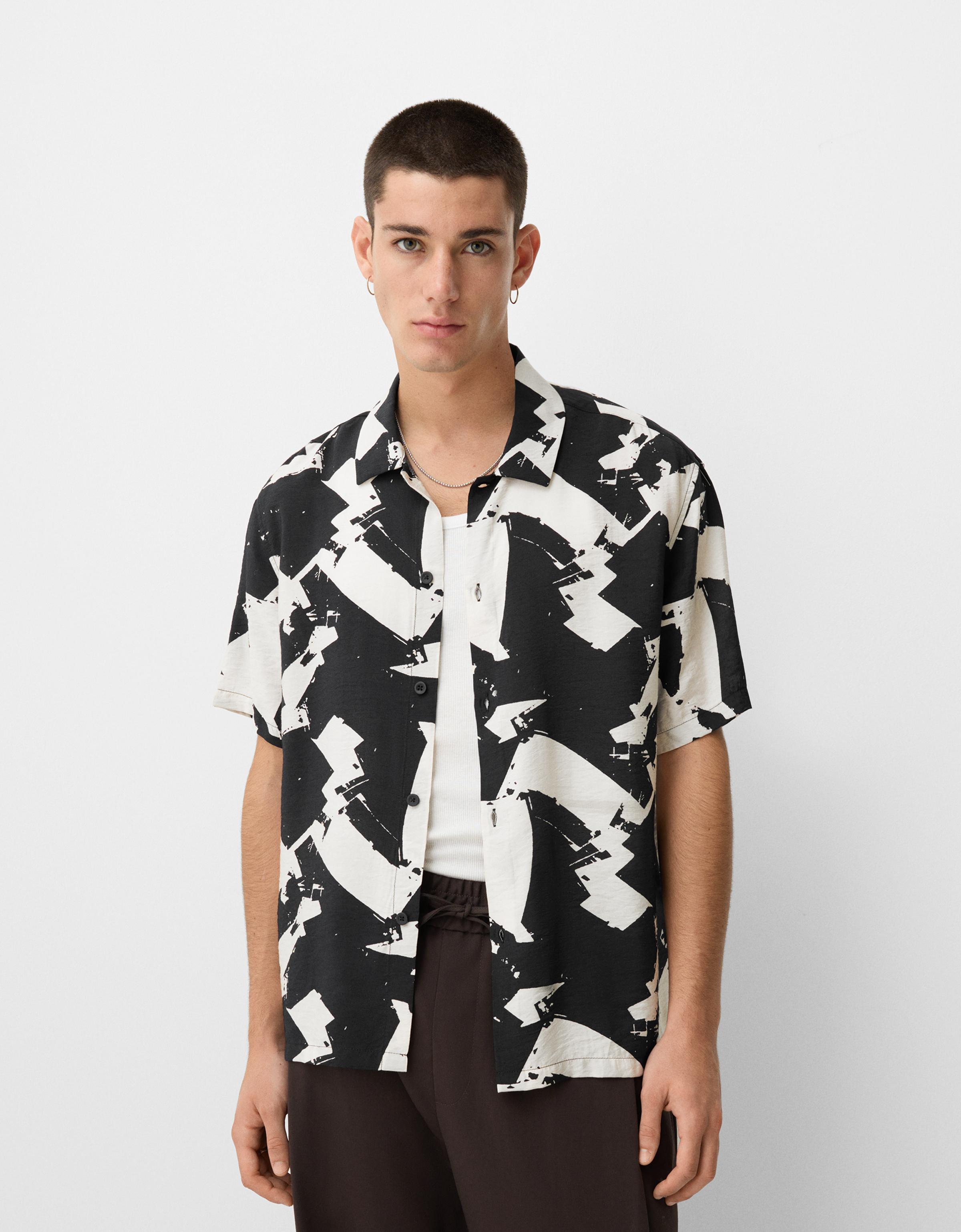 Camisa manga corta relax print Camisas Hombre Bershka