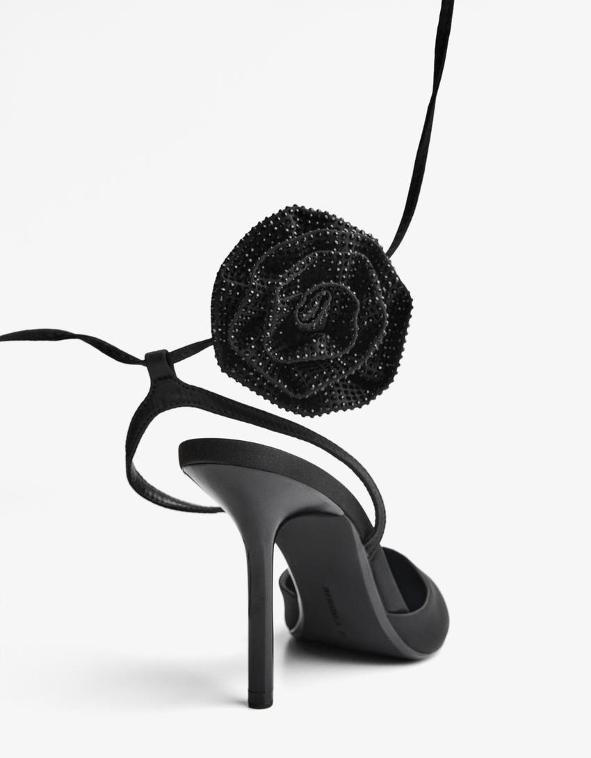 Gehakte schoenen met bloemen-Zwart