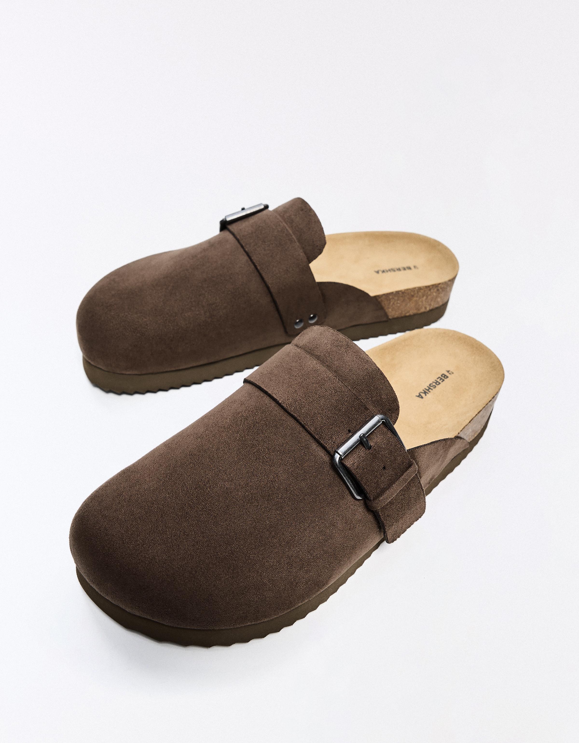 Clogs with buckle detail — BROWN
