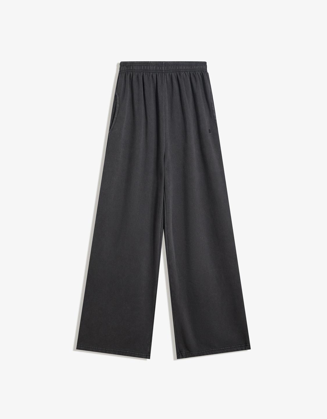 Plush joggers with stoppers