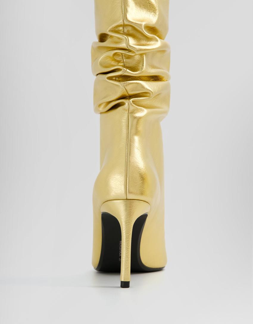 بوت برقبة للكاحل فضفاض ممعدن-ذهبي