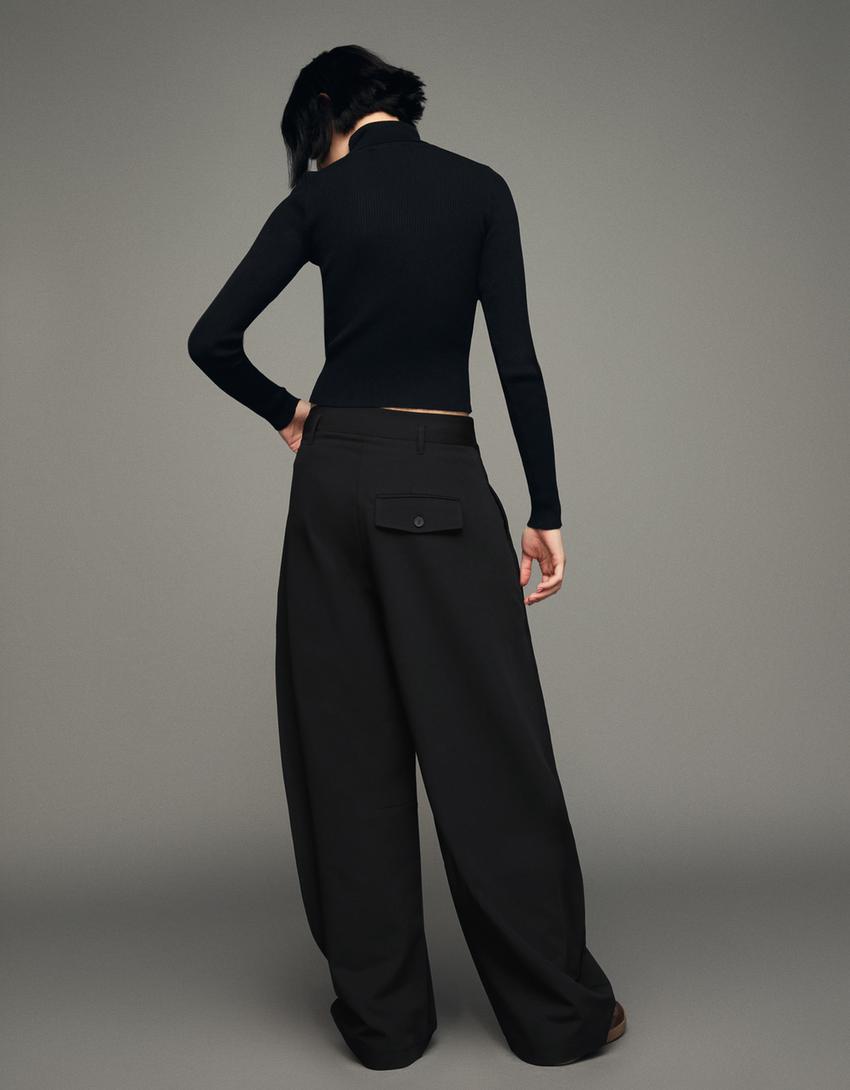 Pleated barrel trousers