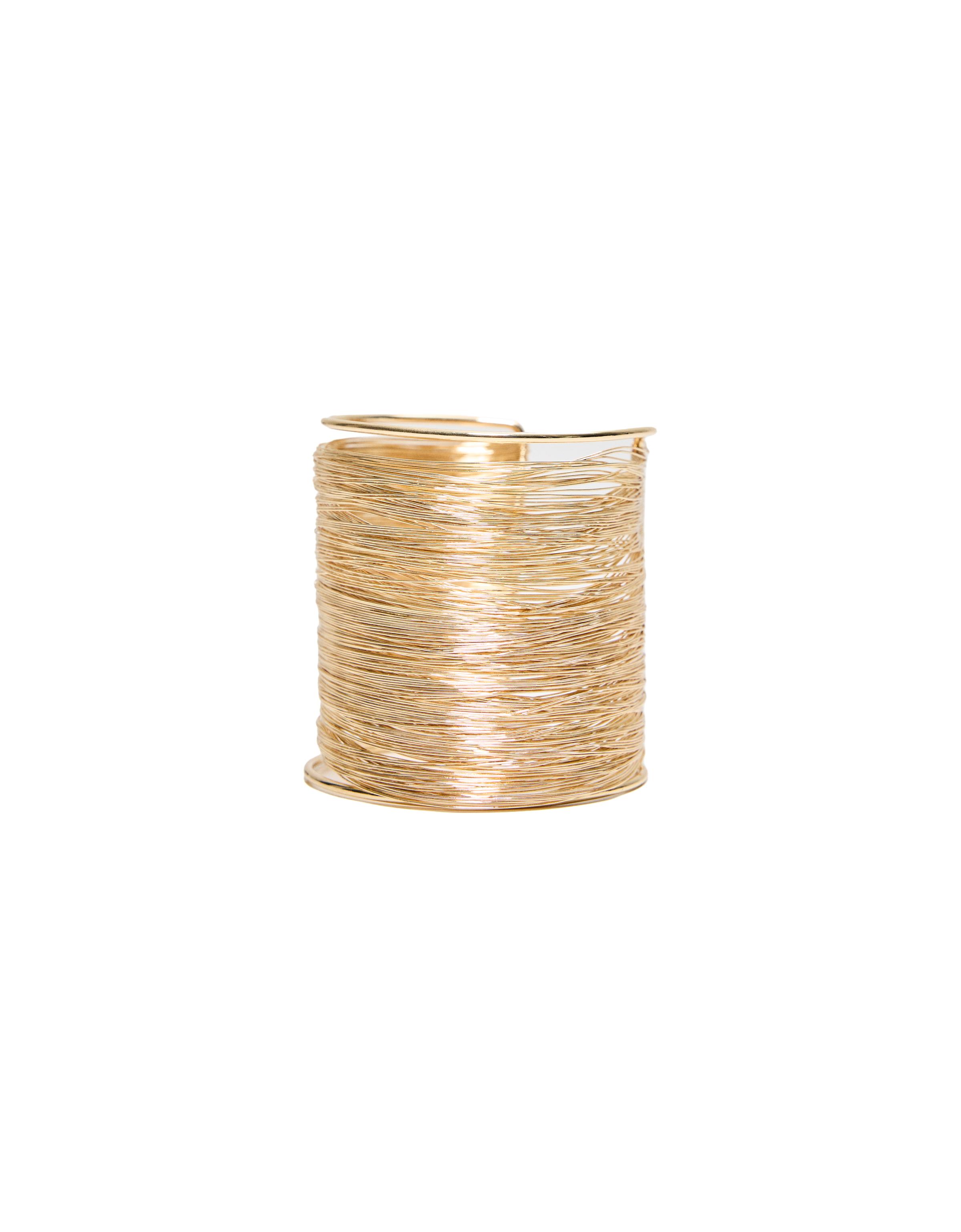 Metallic thread rigid bracelet — Gold