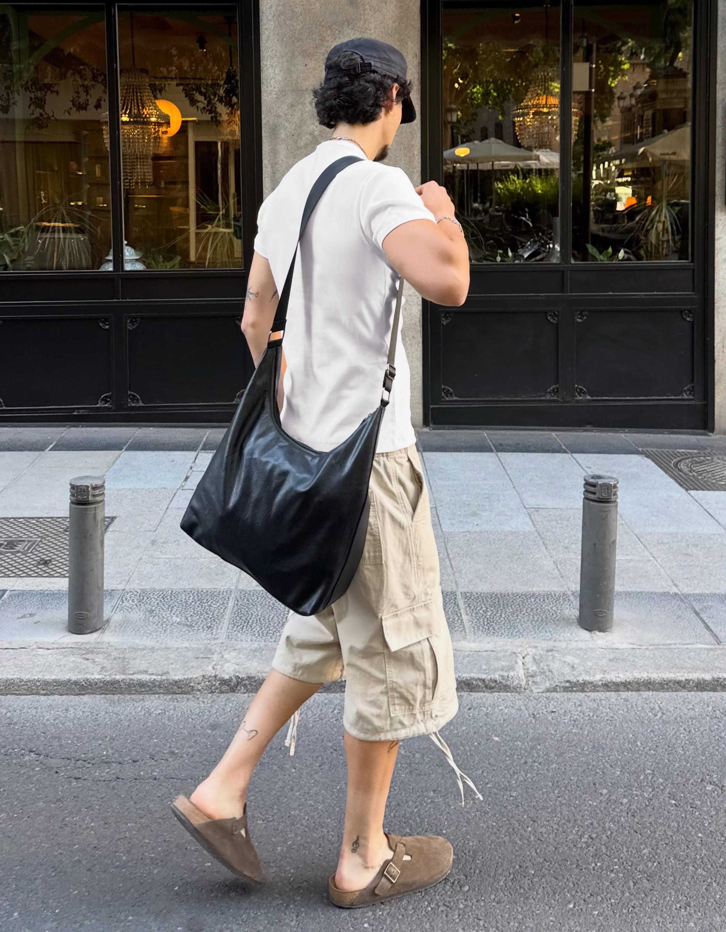 Wide-leg cargo Bermuda shorts — Sand