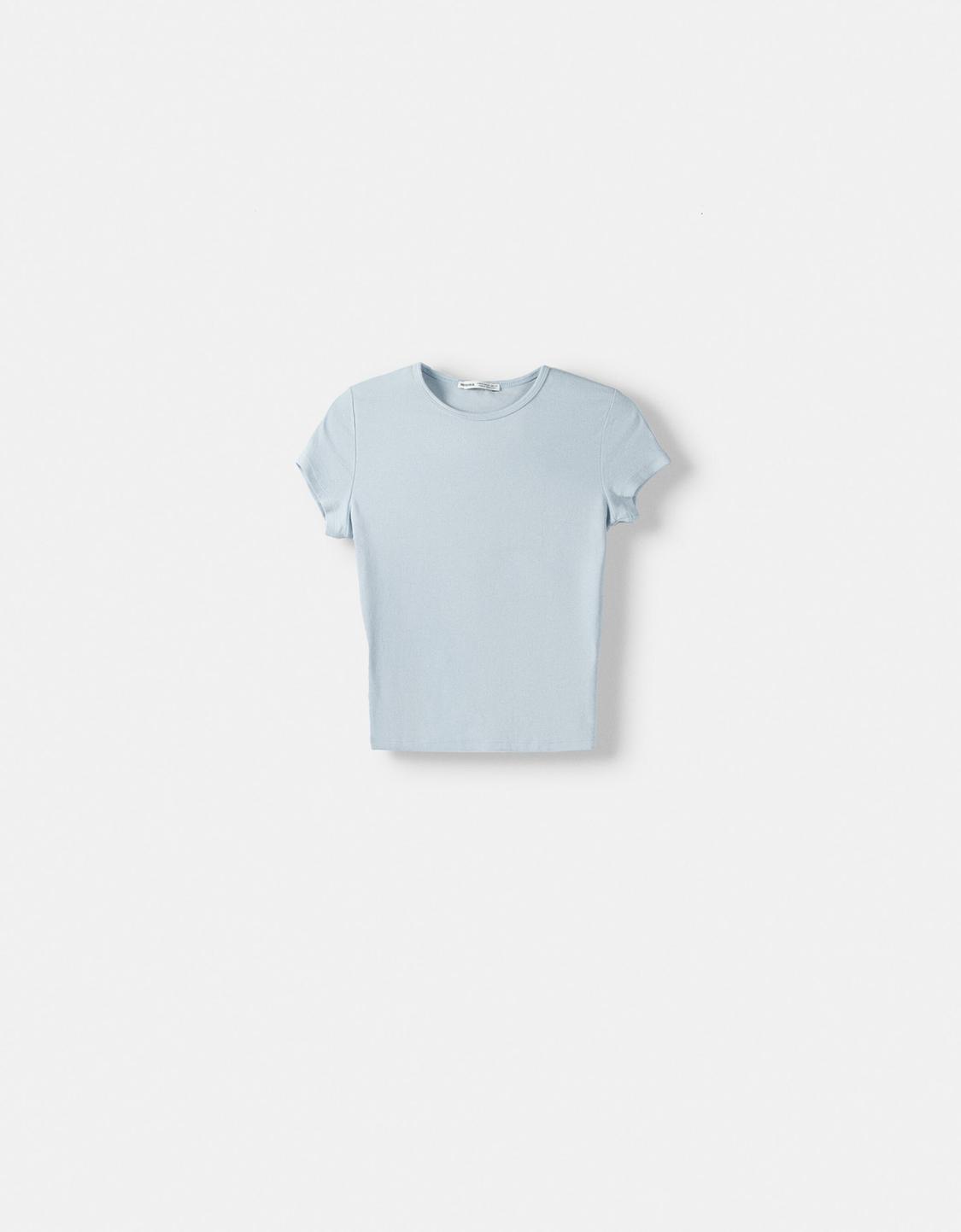 Short sleeve T-shirt with a round neck