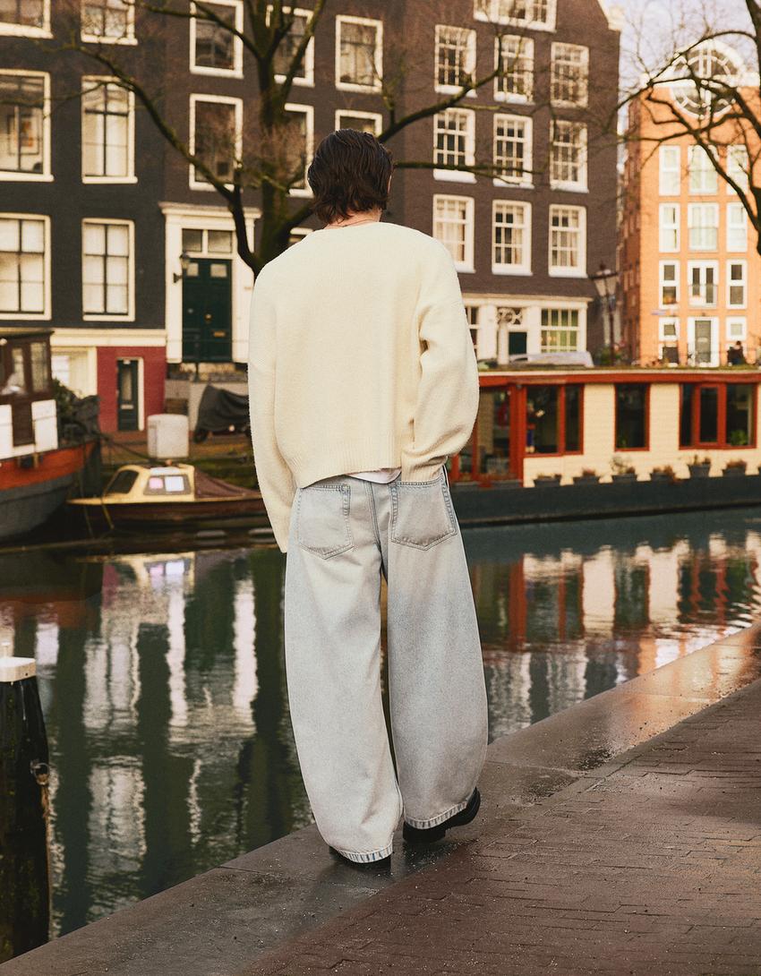 Embroidered barrel jeans-Light blue