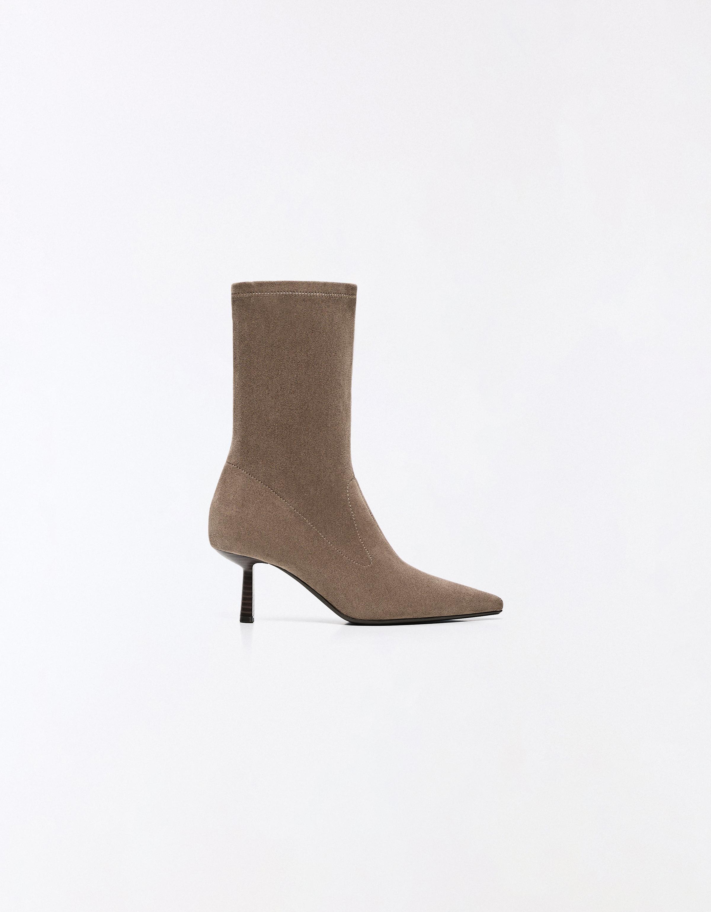 Fitted kitten heel ankle boots — TAUPE