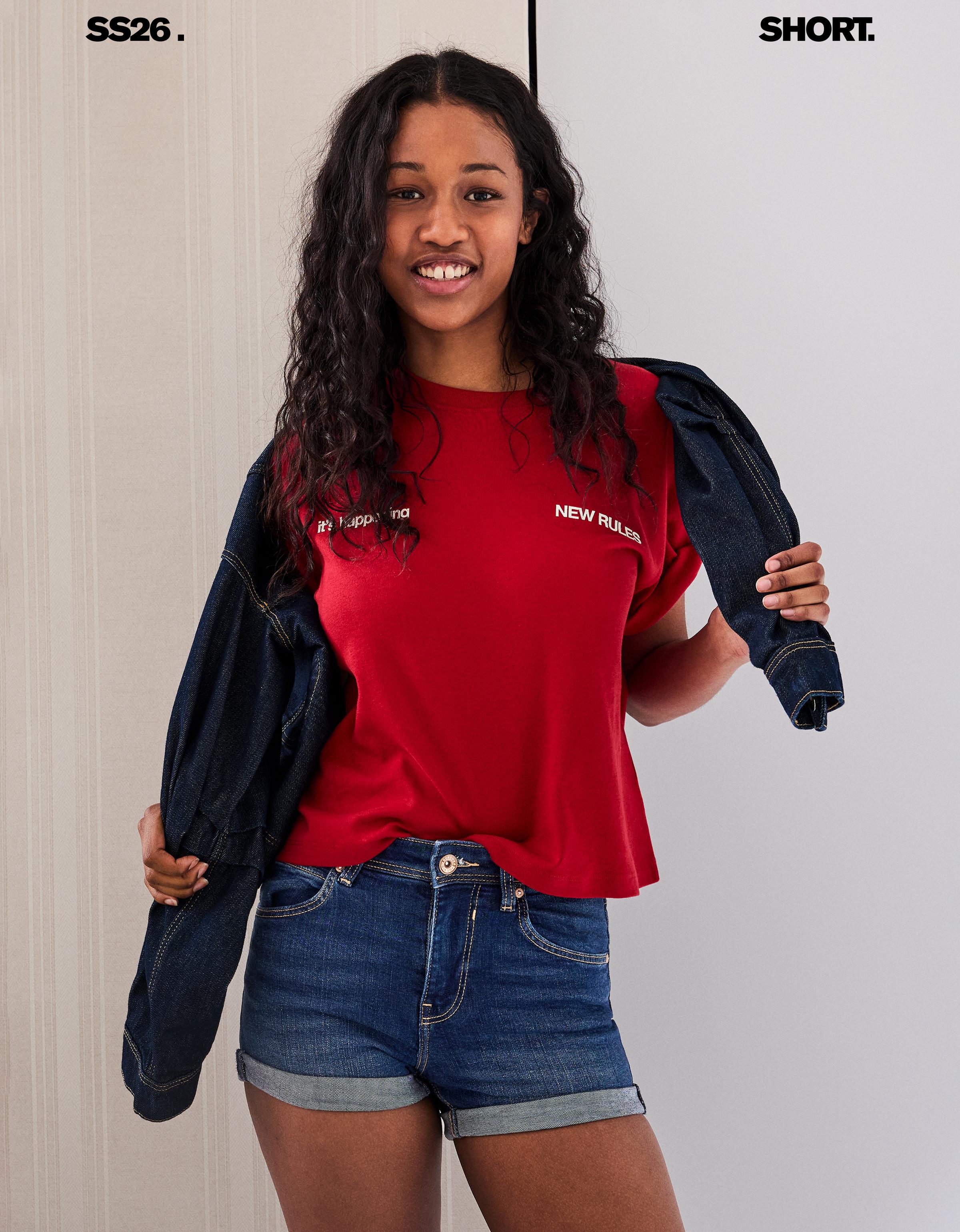 Katlanabilir paçalı denim şort - Görsel 100