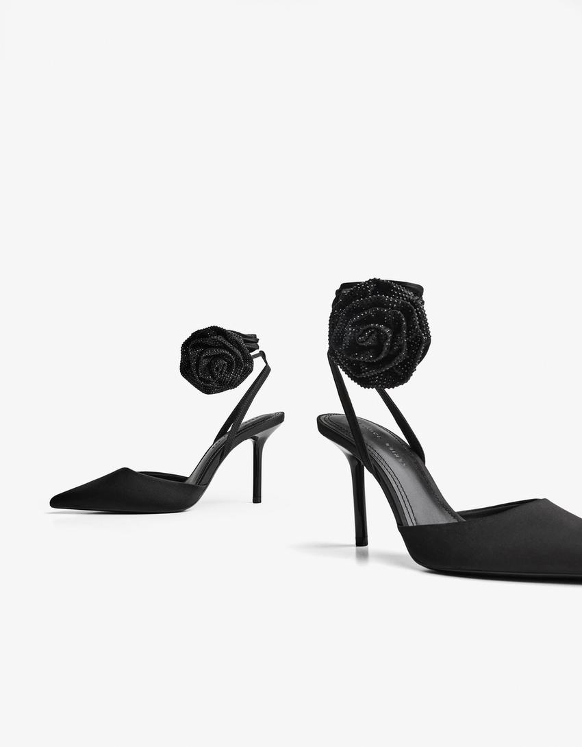 Gehakte schoenen met bloemen-Zwart