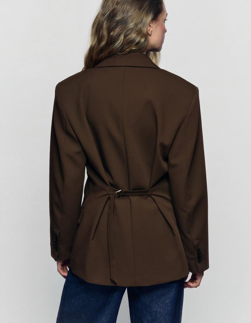 Blazer med spänne baktill baksida-Brun