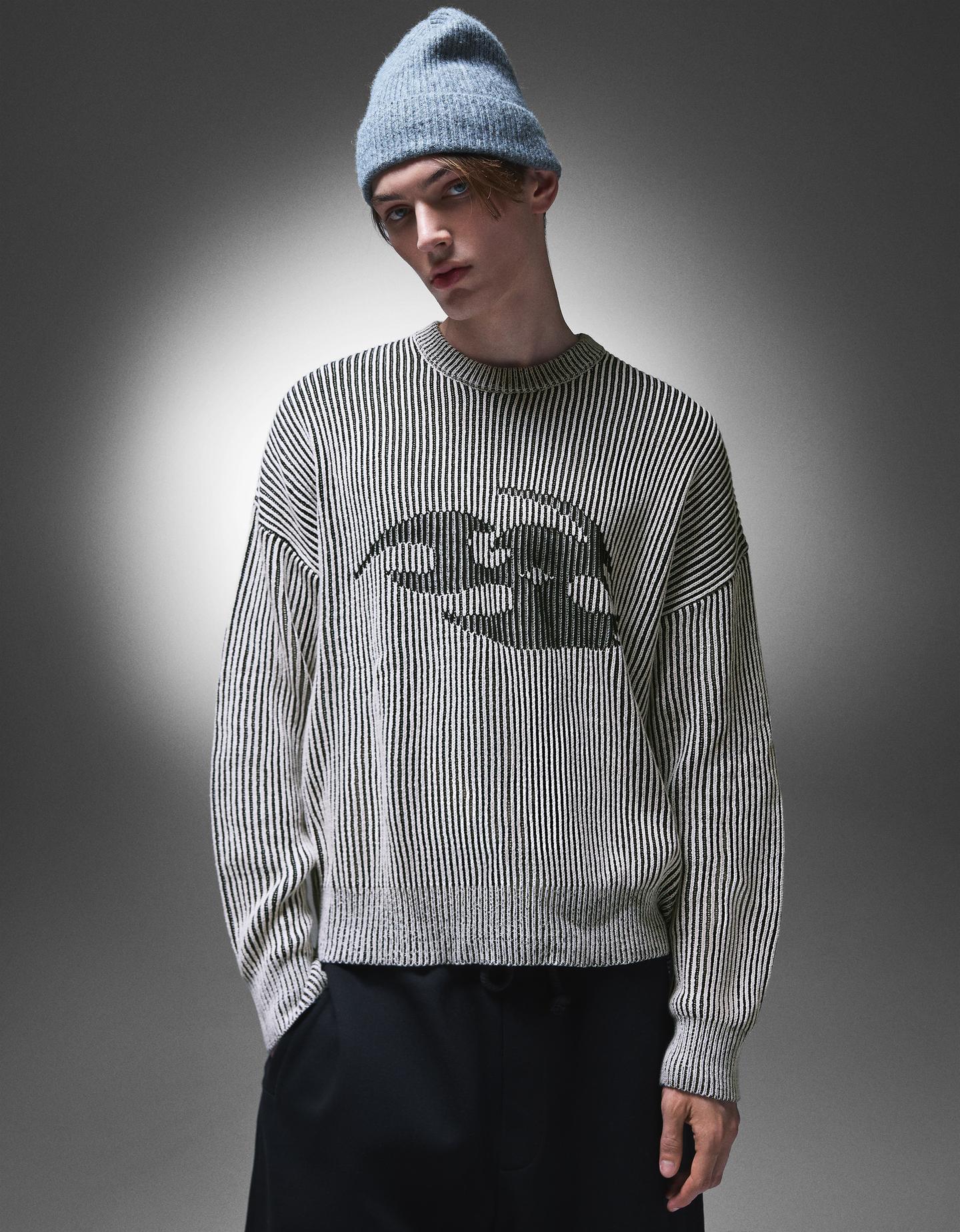 Bershka sweter z nadrukiem szary