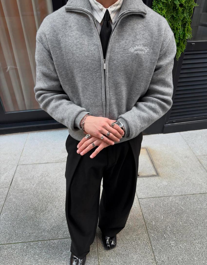 Super baggy tailored fit trousers with darts-Black