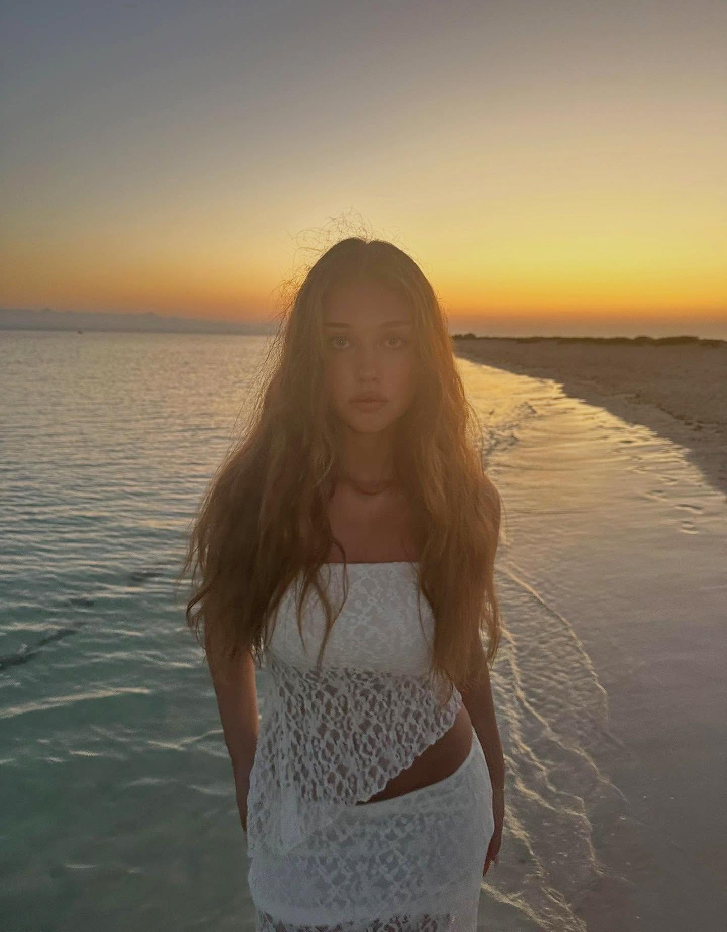 Bershka koronkowy top bandeau biały złamany