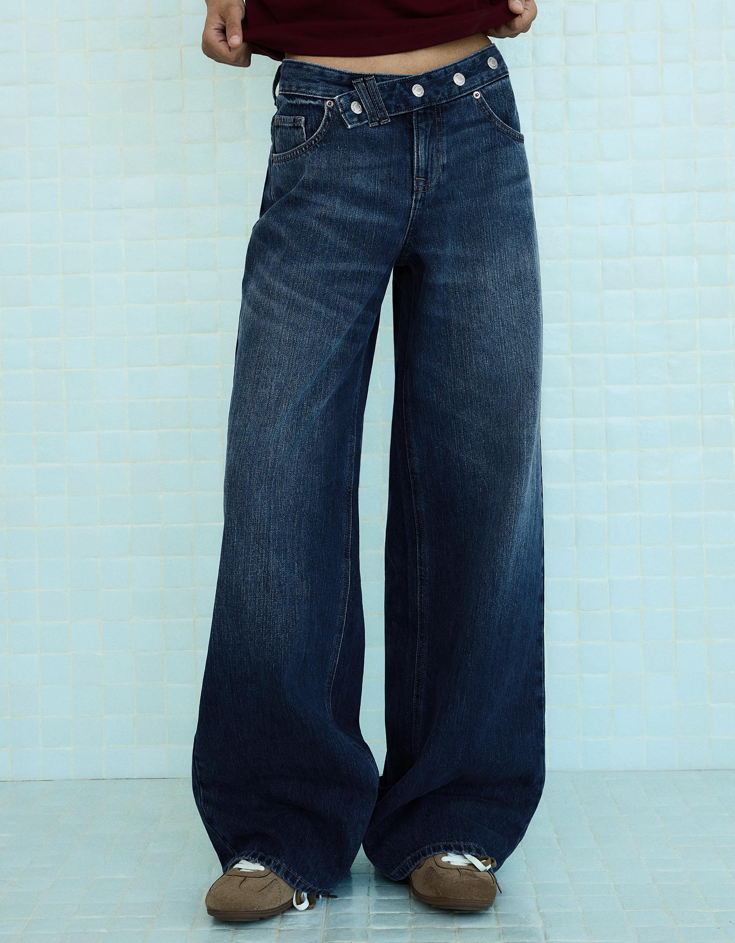 Low-rise straight-leg jeans with crossover waist — Blue
