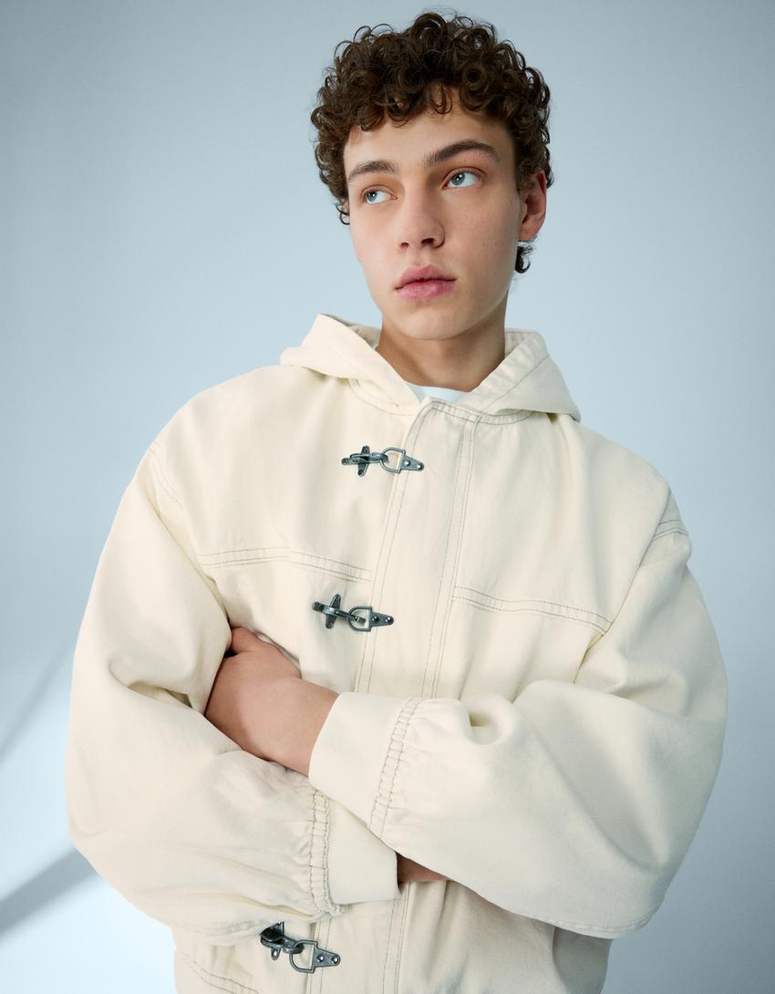 Cazadora bomber alamares