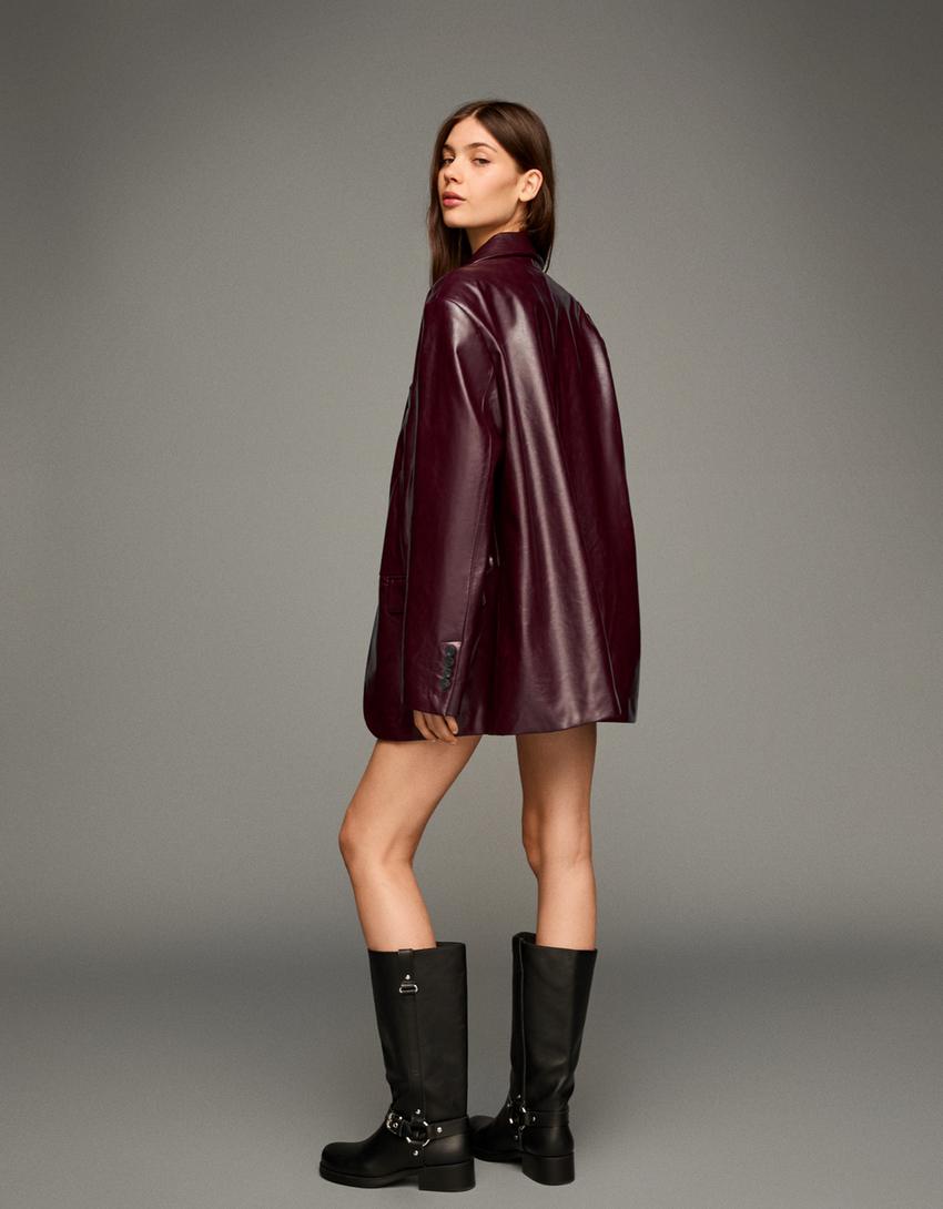 Blazer oversize efecto piel-Burdeos