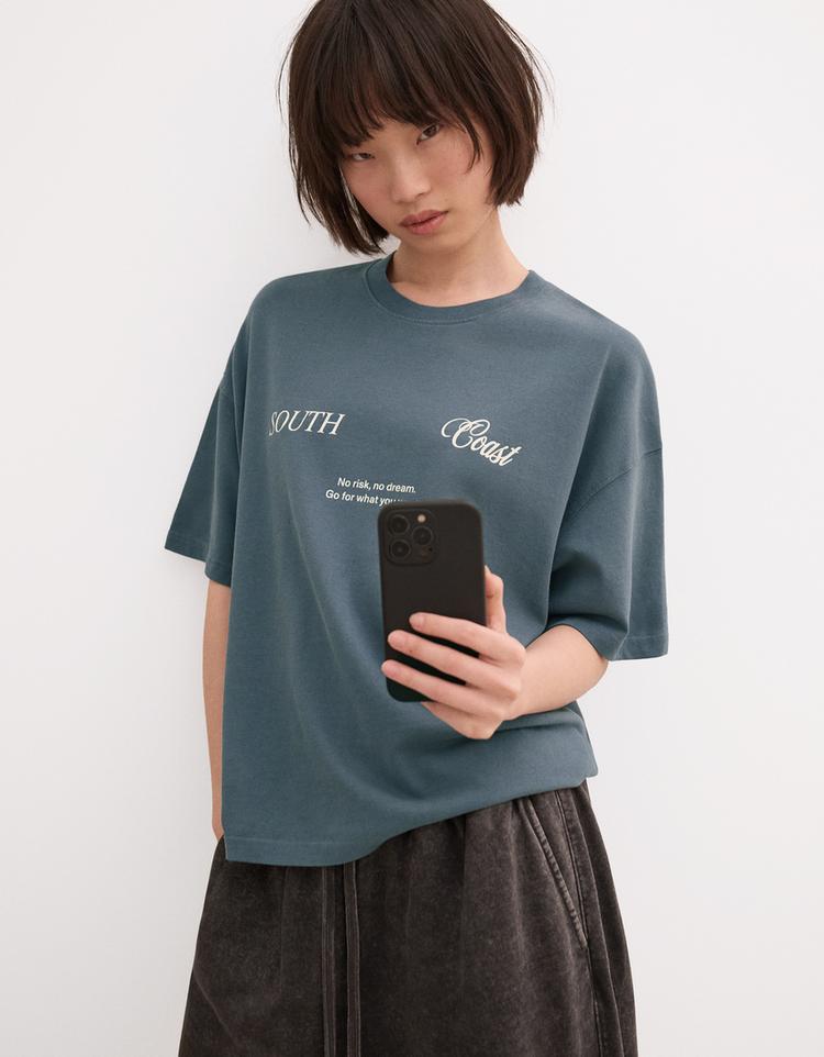 Desenli kısa kollu t-shirt
