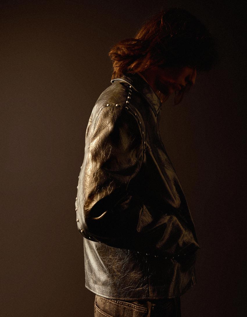 Cazadora efecto piel tachas-Negro