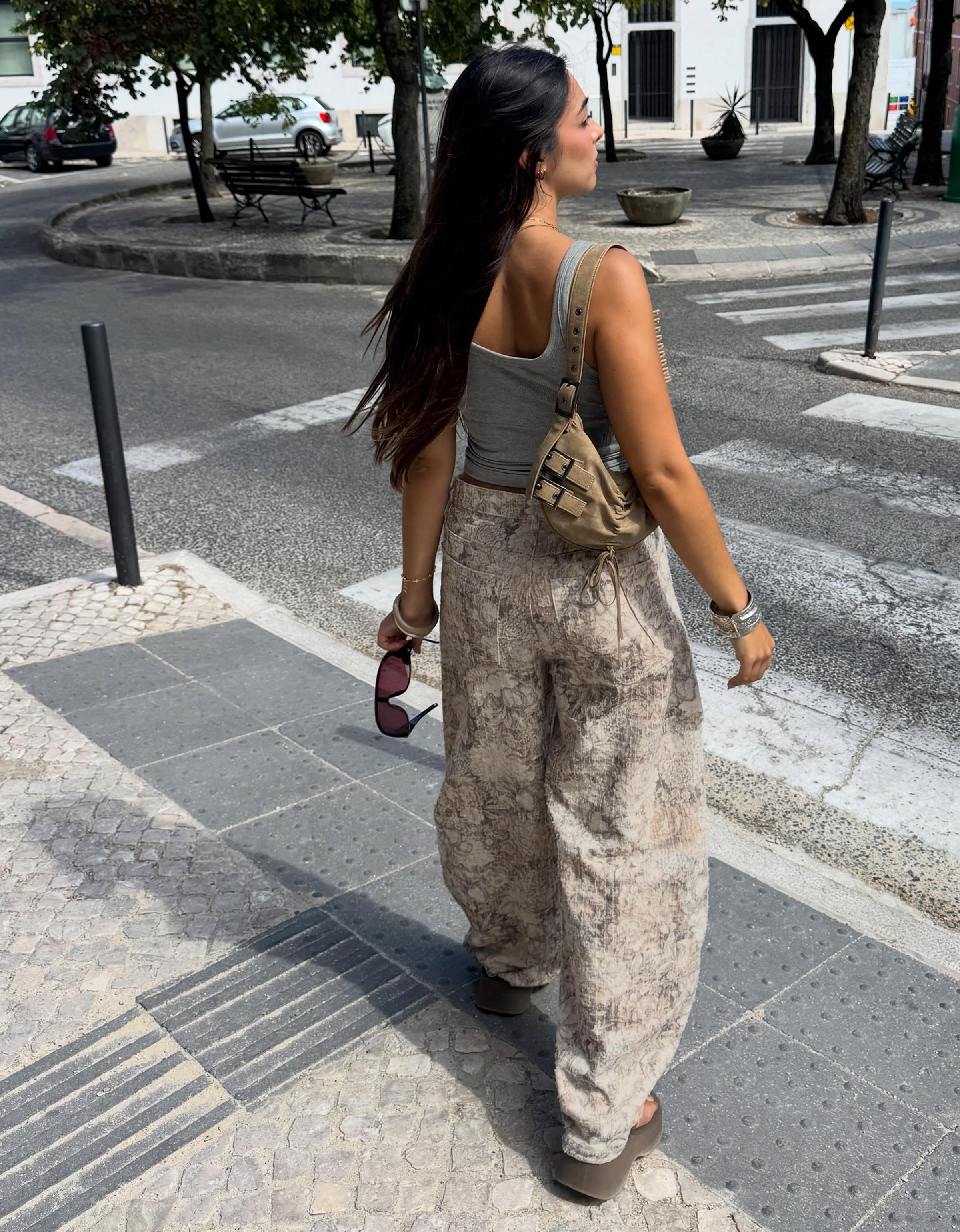 Bershka Desenli barrel fit pantolon görsel 5