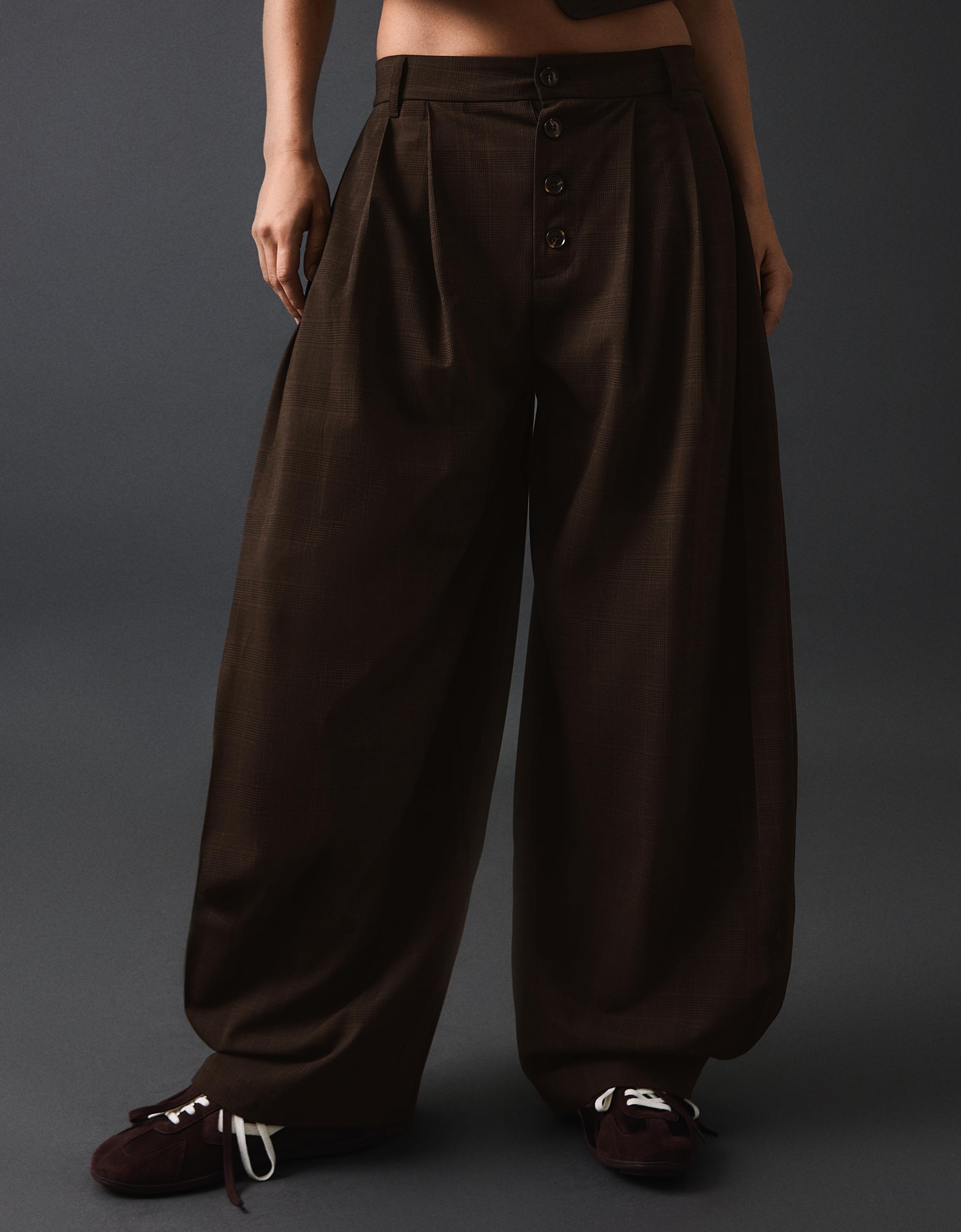 Side-pleat trousers — Brown