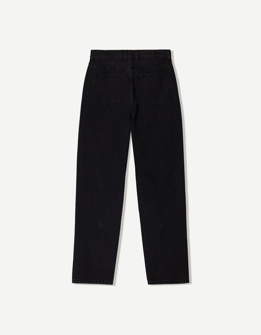 Loose-fit jeans