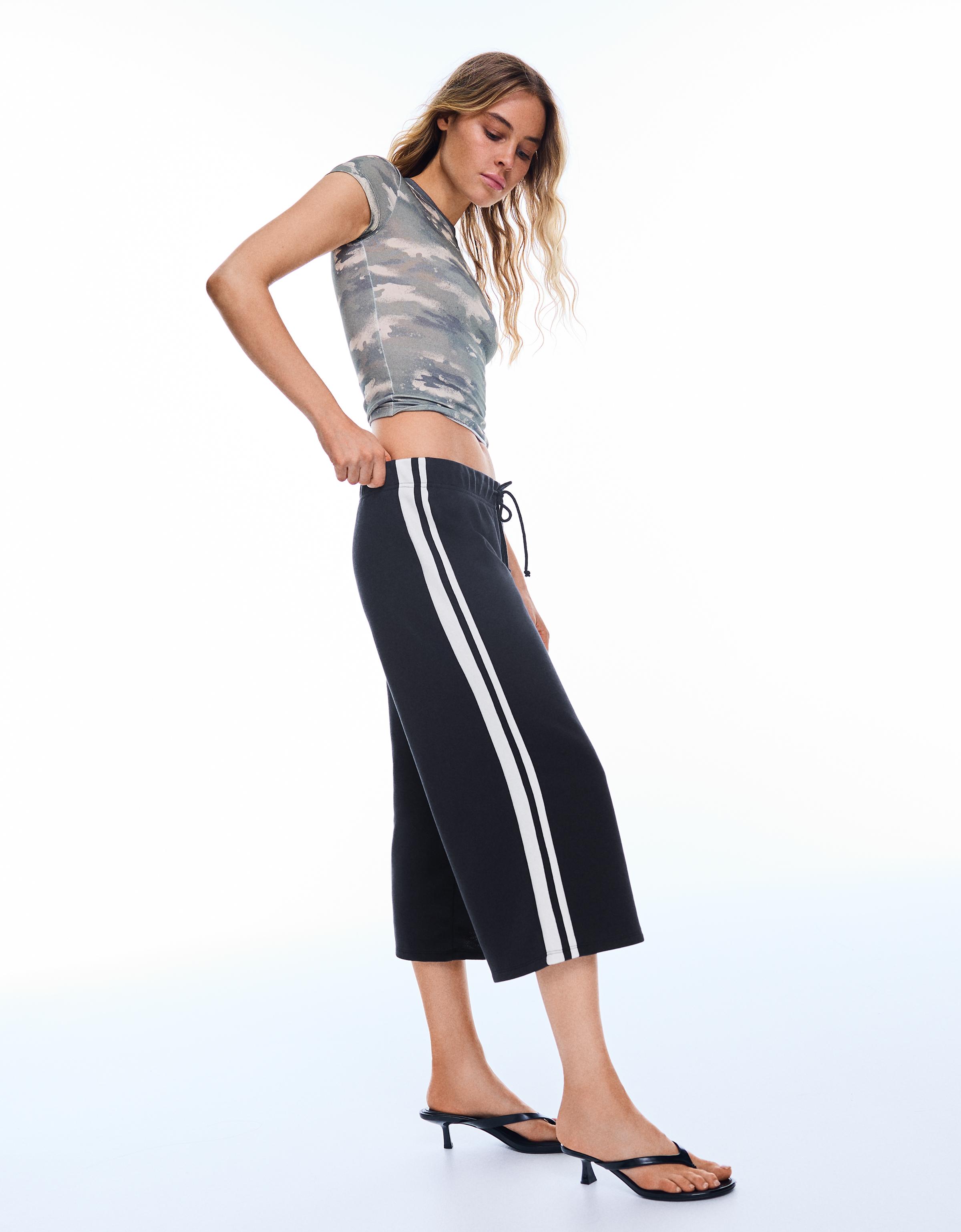 Plush capris with side stripe — Navy