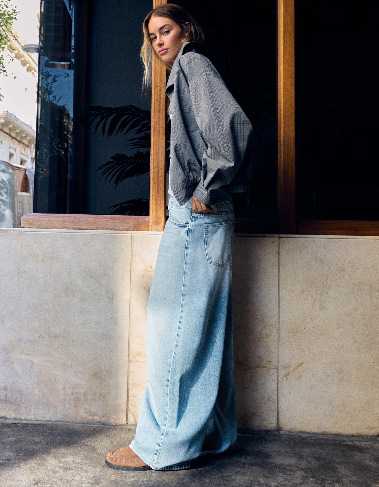 Wide-leg jeans with belt — Light blue