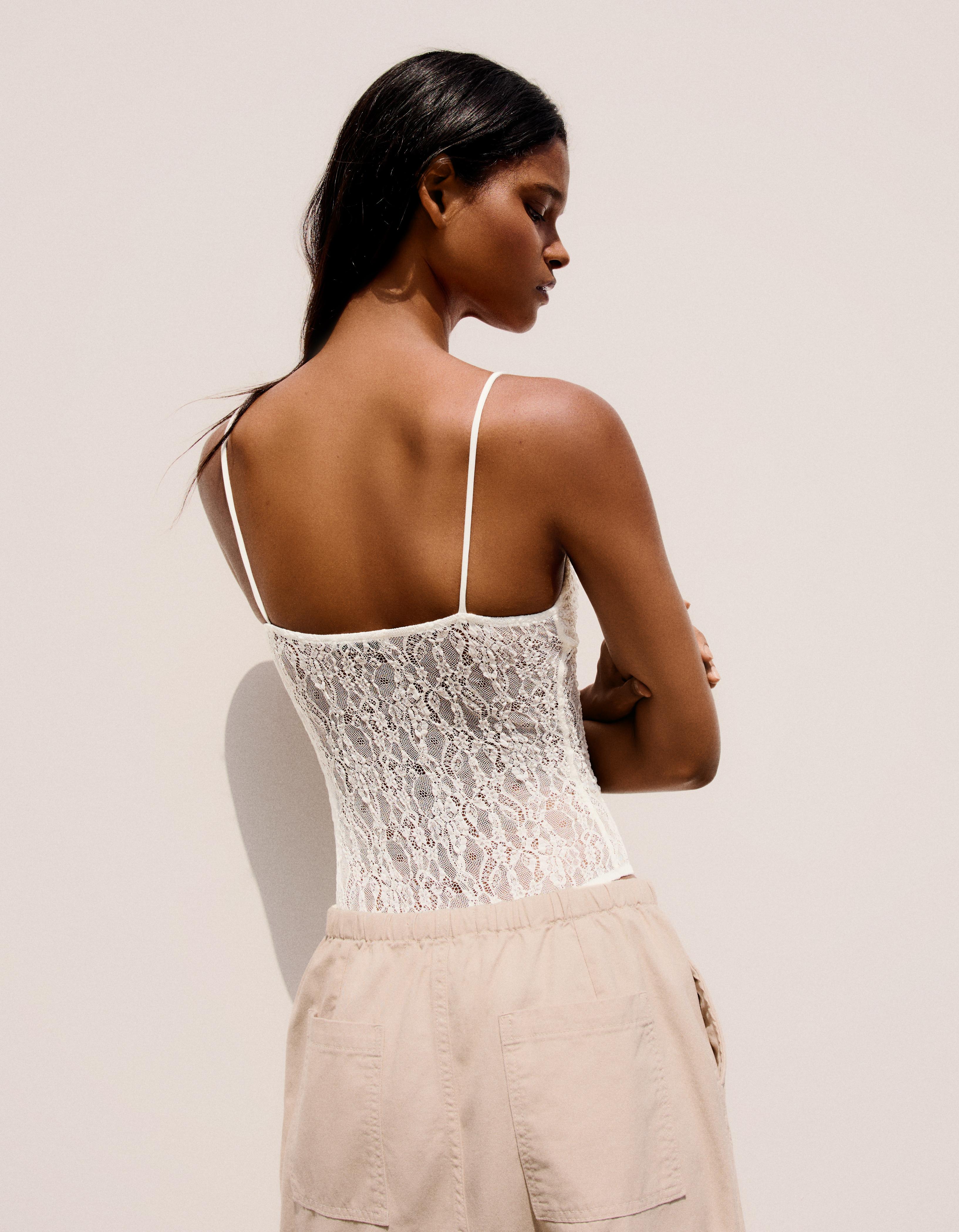 Lace strap body — Off white