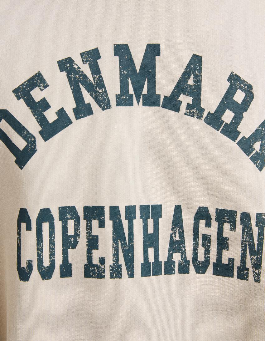 Sudadera cropped print varsity-Beige-5