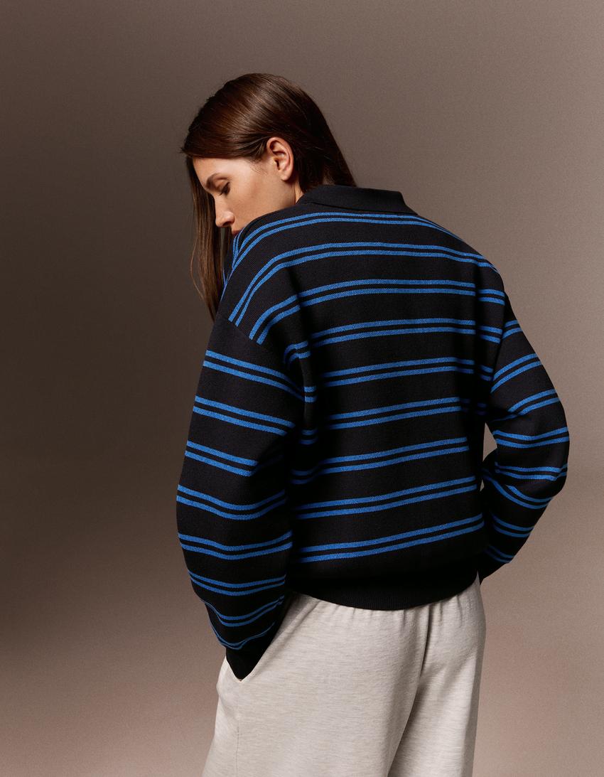 Sweter oversize z kołnierzykiem typu polo-Granatowy