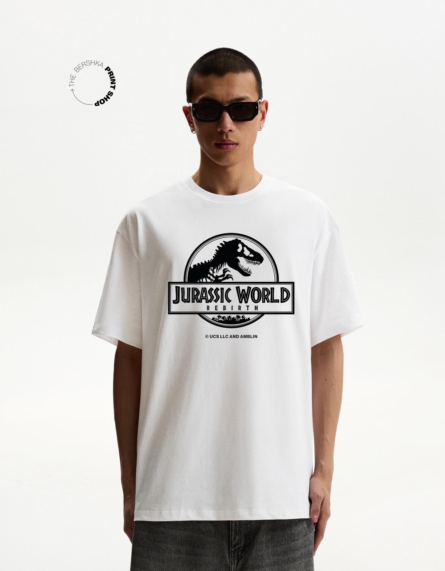 Bershka koszulka jurassic world z krótkim rękawem biały