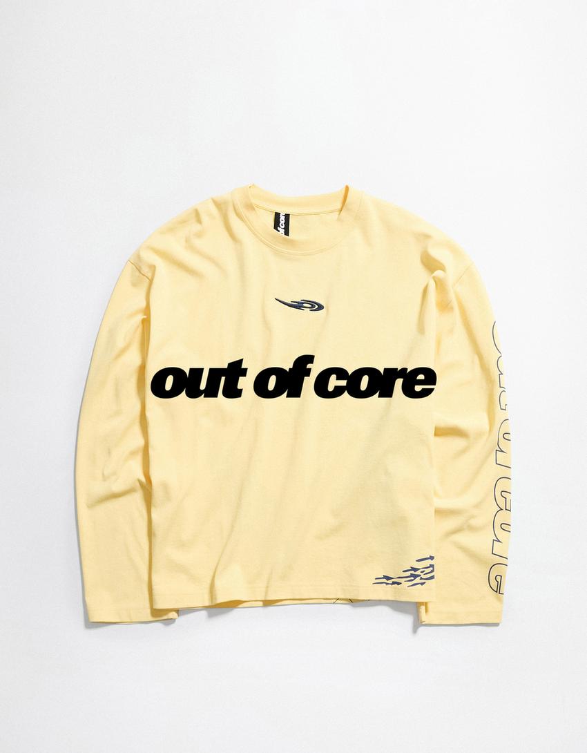 Camiseta manga larga boxy OUT OF CORE