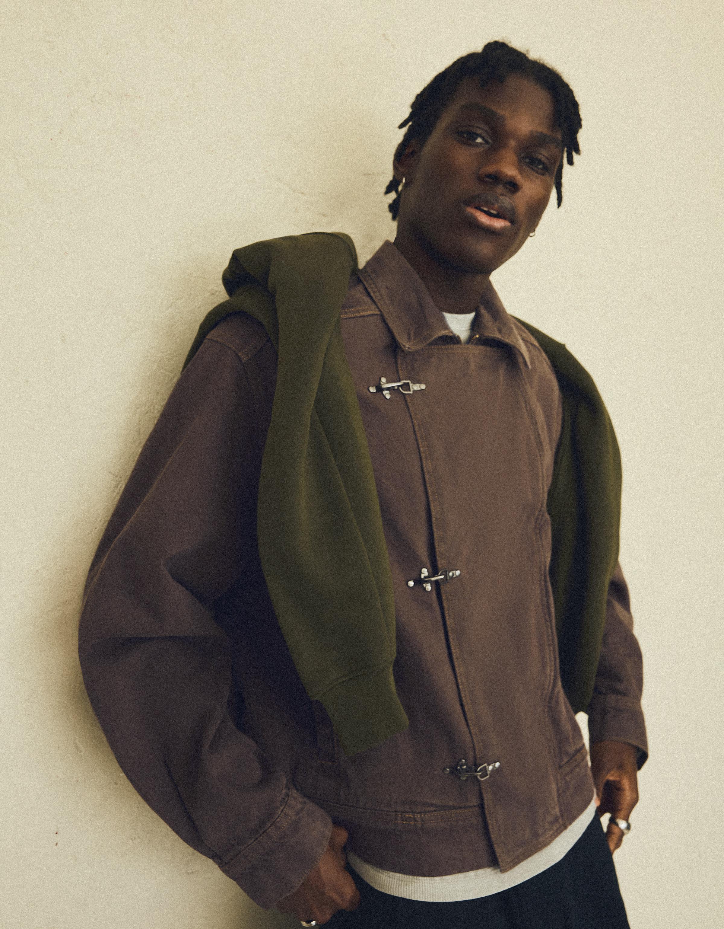 Denim jacket with clasp — Brown