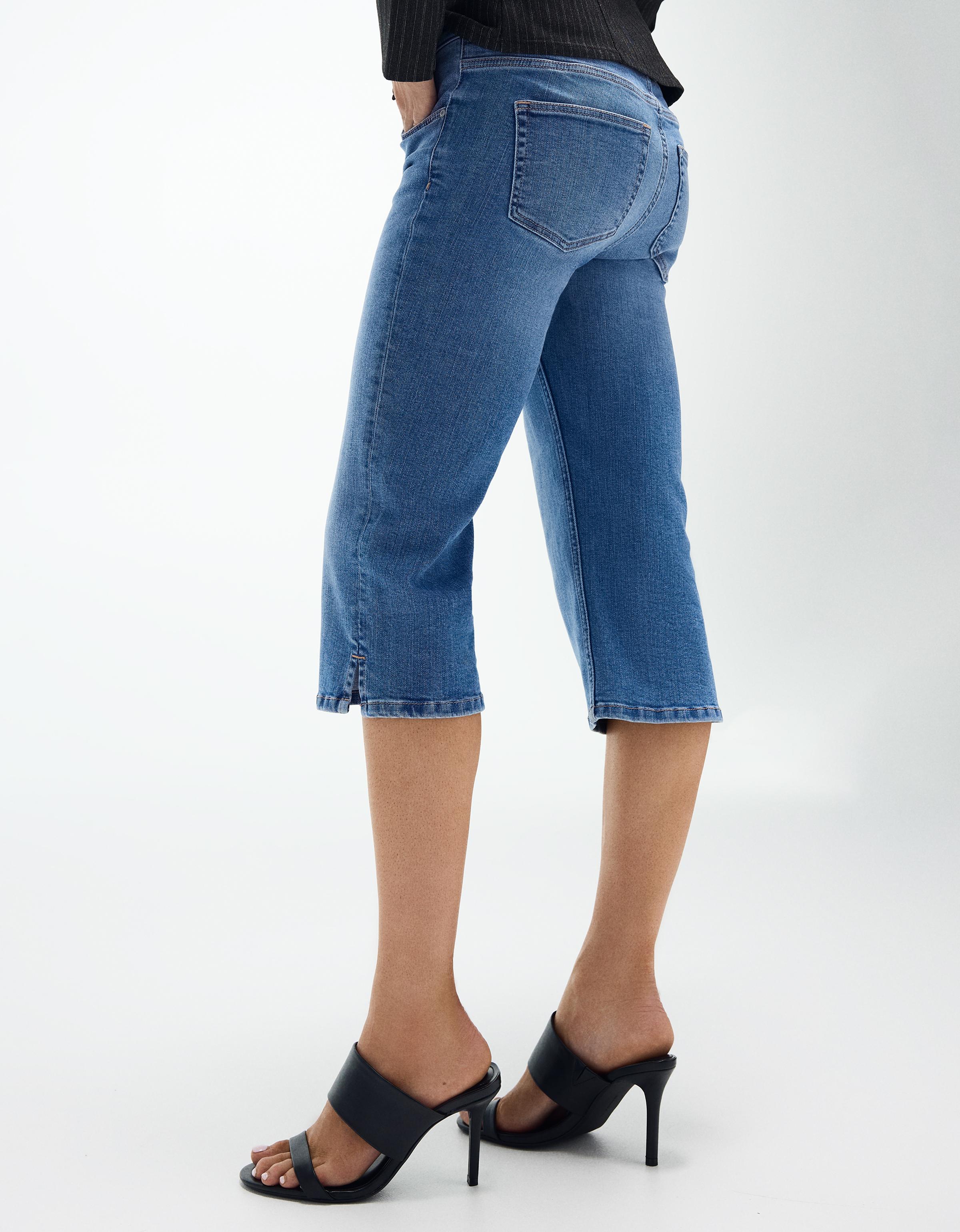 Capris — Light blue