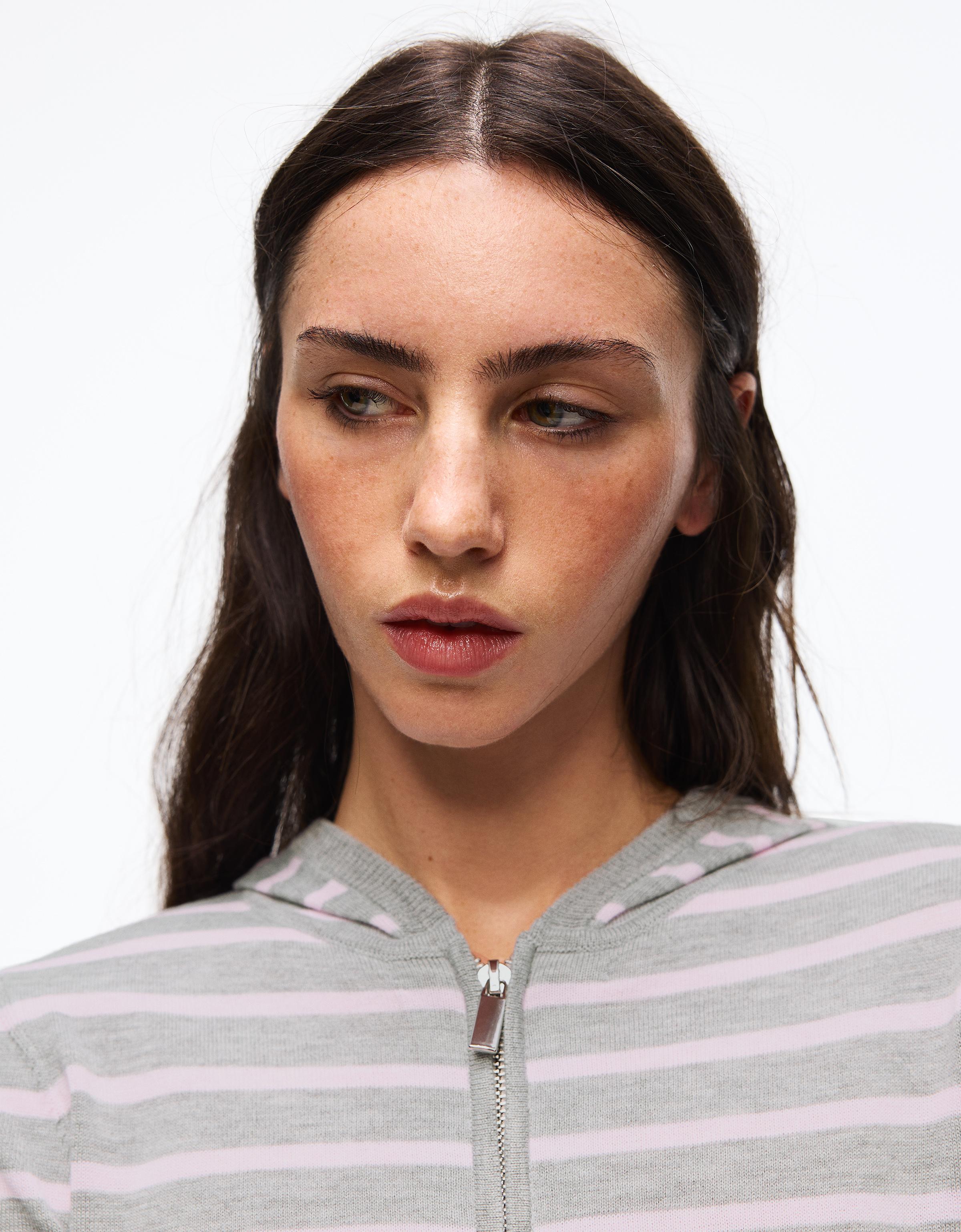 Çizgili kapüşonlu sweatshirt - Görsel 17