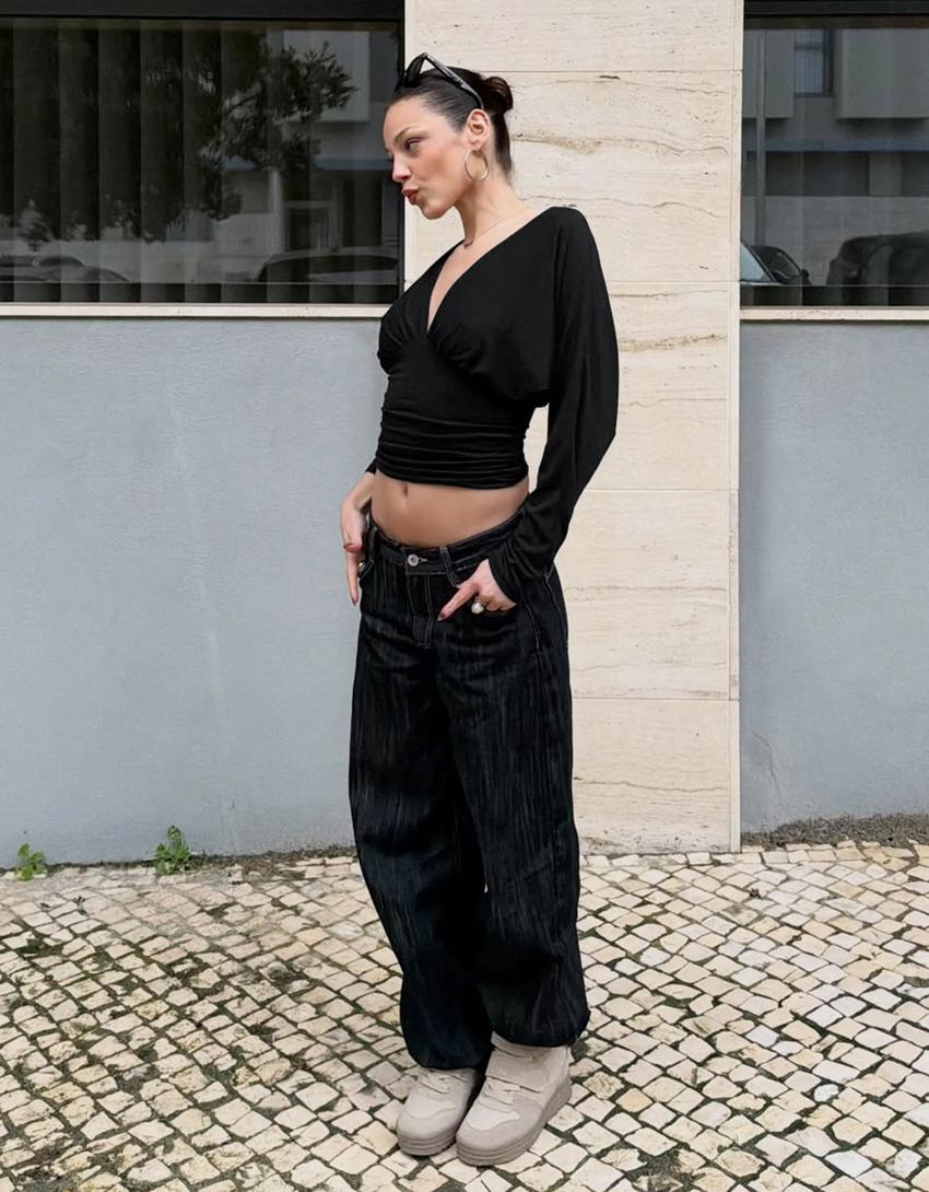 Long sleeve T-shirt with gathered detail-Black