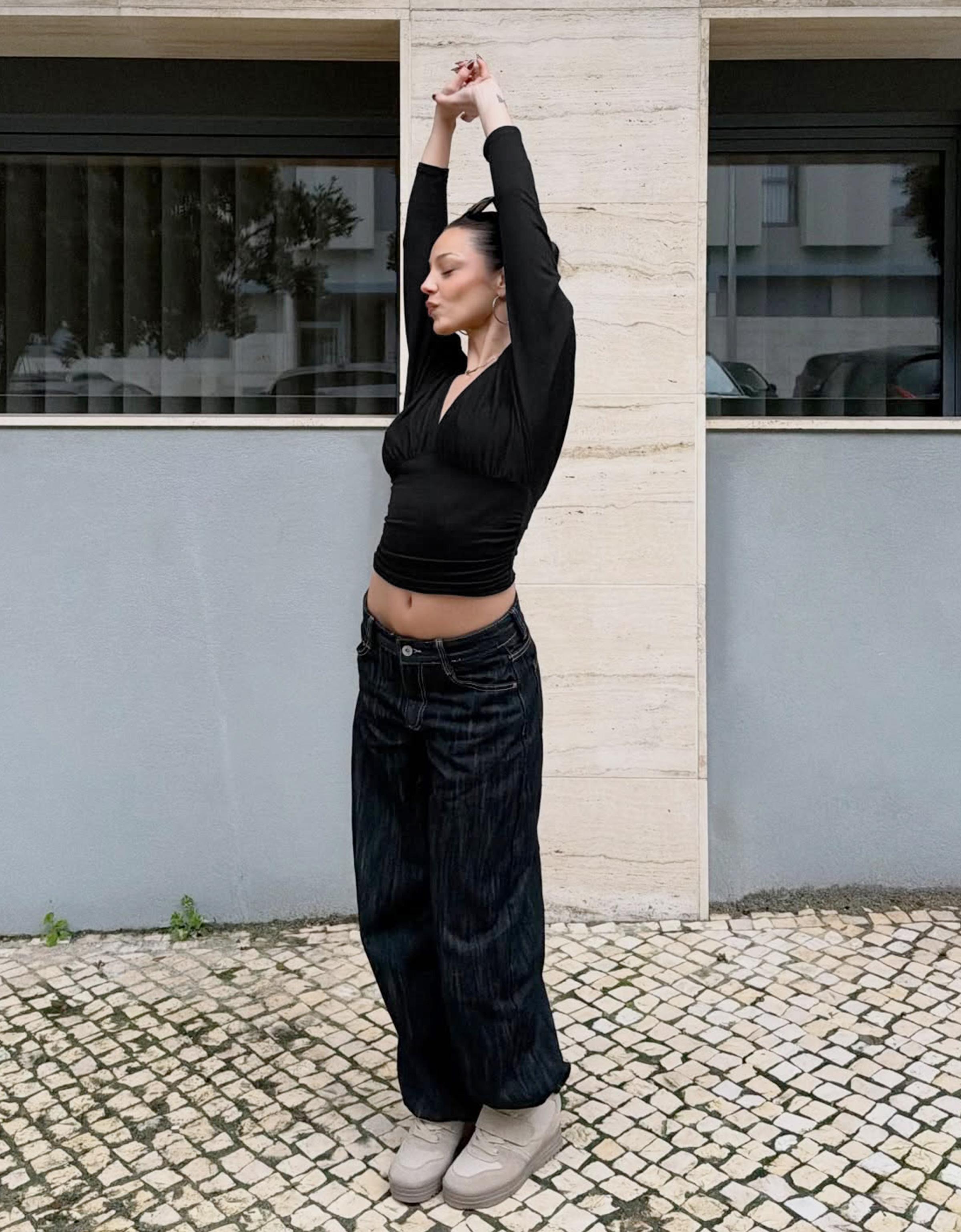 Long-sleeve ruched T-shirt — Black