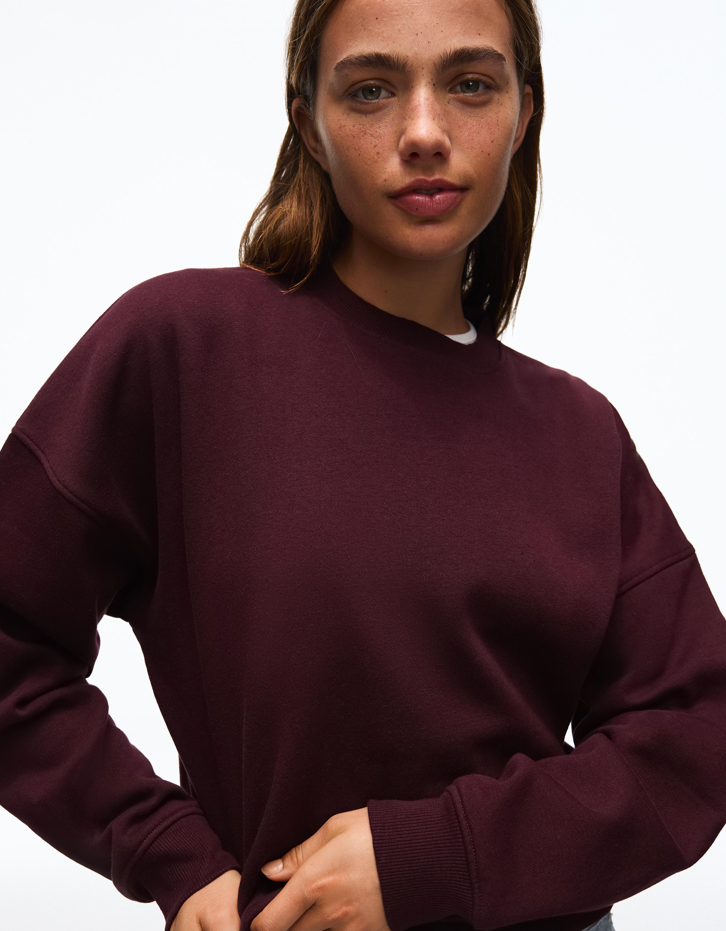 Round neck sweatshirt — Maroon