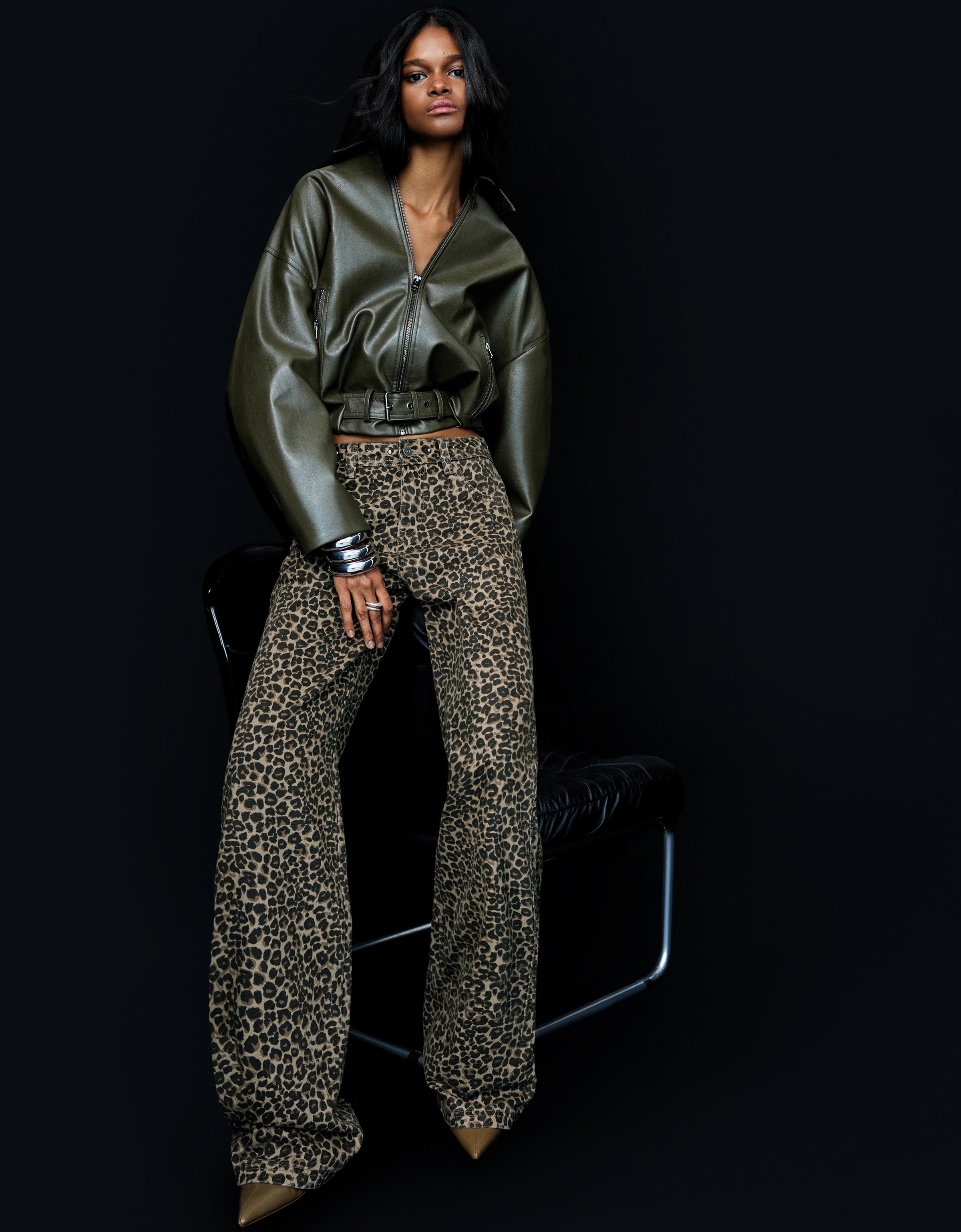 Bershka Straight-Leg-Hose Im Animalprint Mit Nieten Damen 10-12 Braun