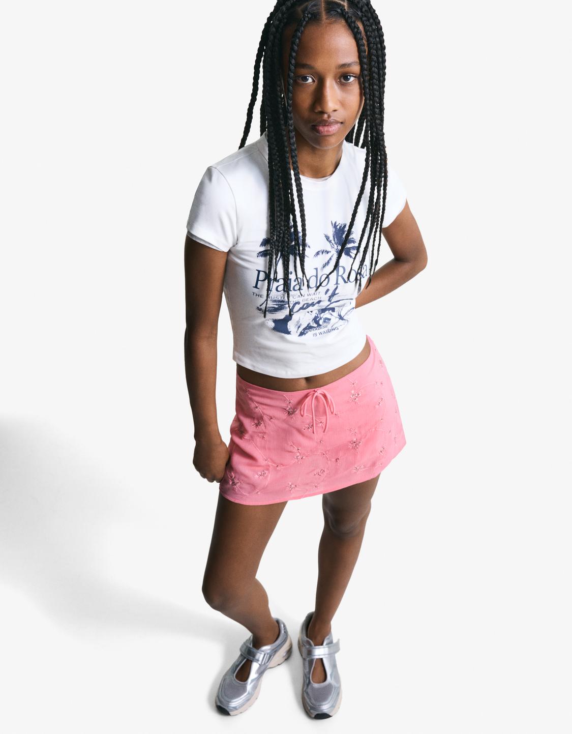 Embroidered mini skirt