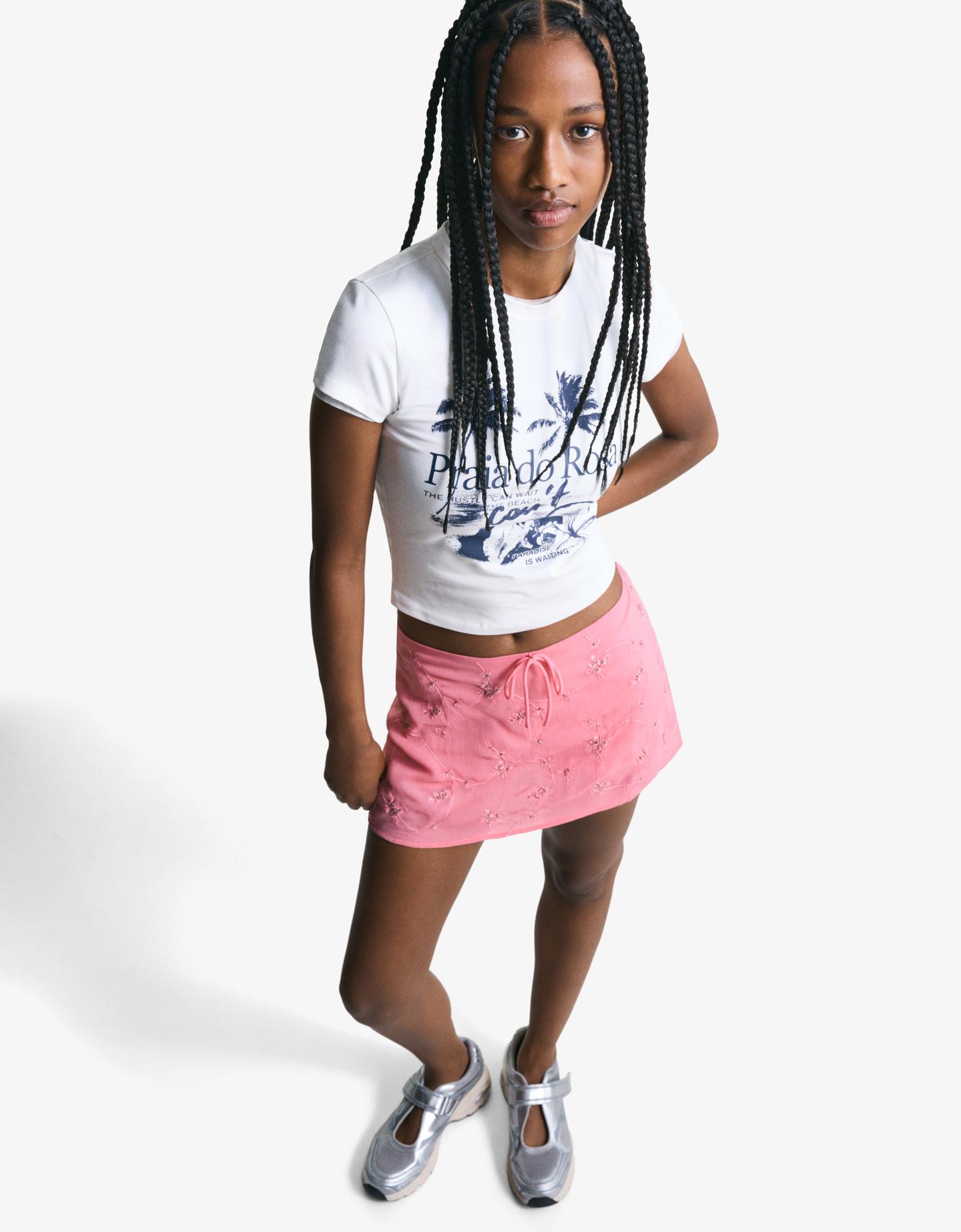 Bershka spódnica mini z haftem różowy