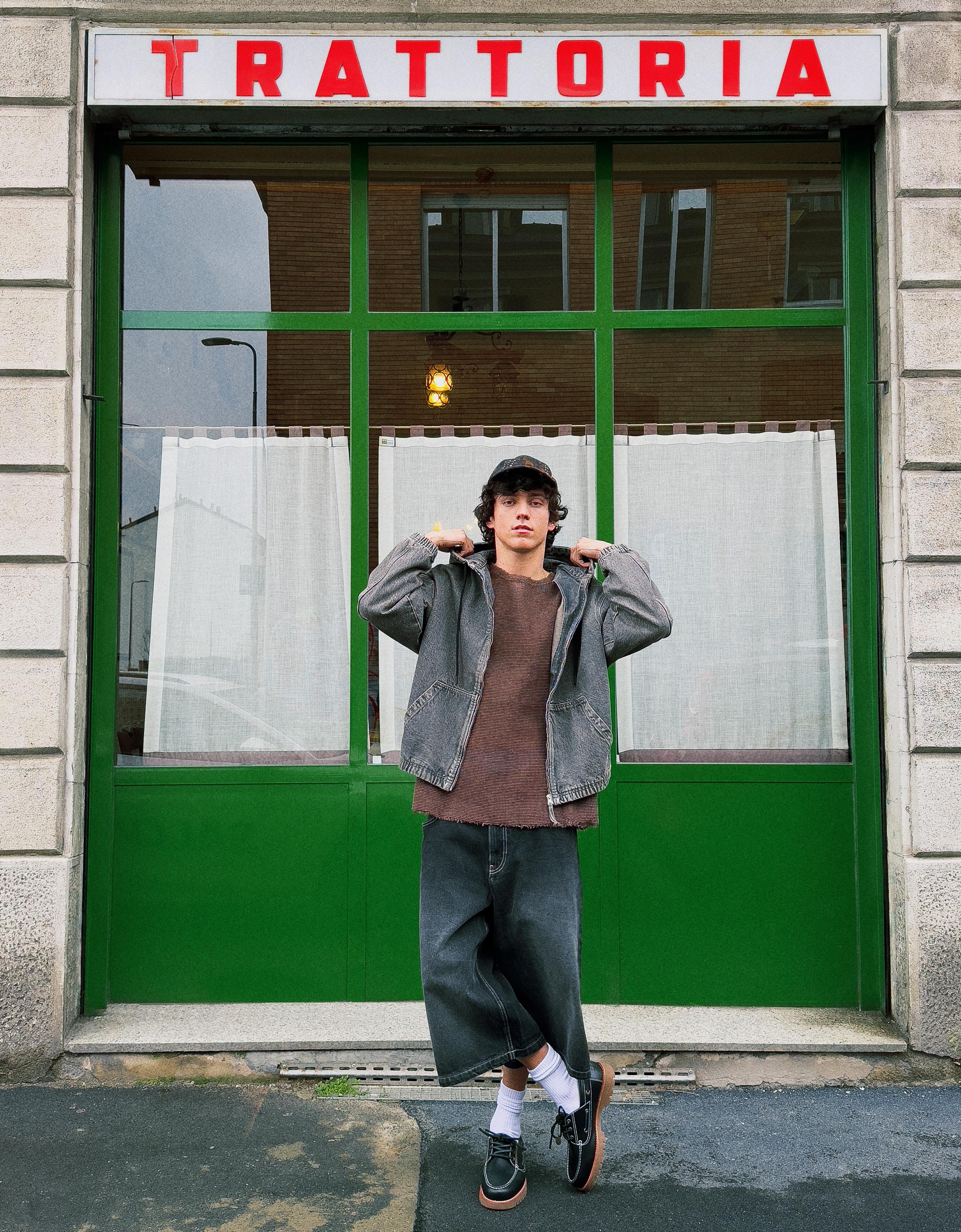 ★ドイツ発*BERSHKA*新作*フーデッドパッチデニムジャケット/D★ ☆ドイツ発*BERSHKA*新作*フーデッドパッチデニムジャケット/D