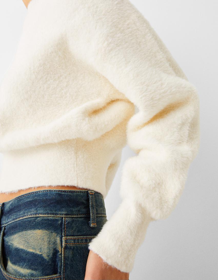 سويتر من الفرو الاصطناعي-كريمي-5