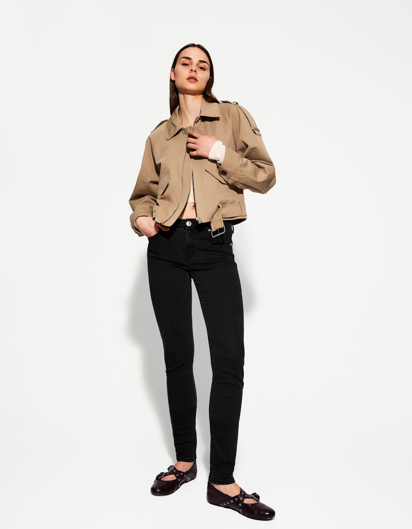 Bershka Skinny-Jeans Mit Tiefem Bund Damen 40 Schwarz günstig online kaufen