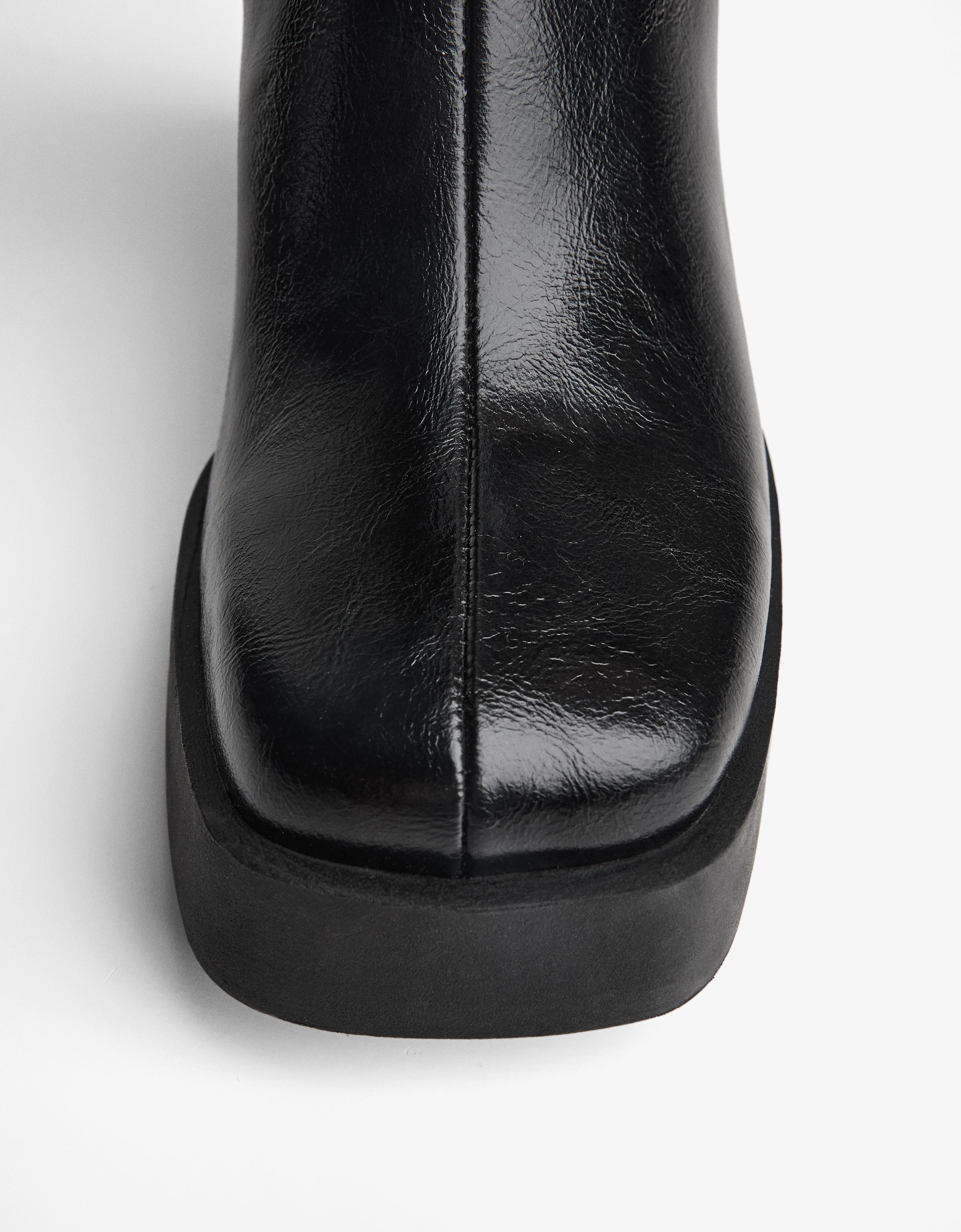 Platform heel boot — BLACK