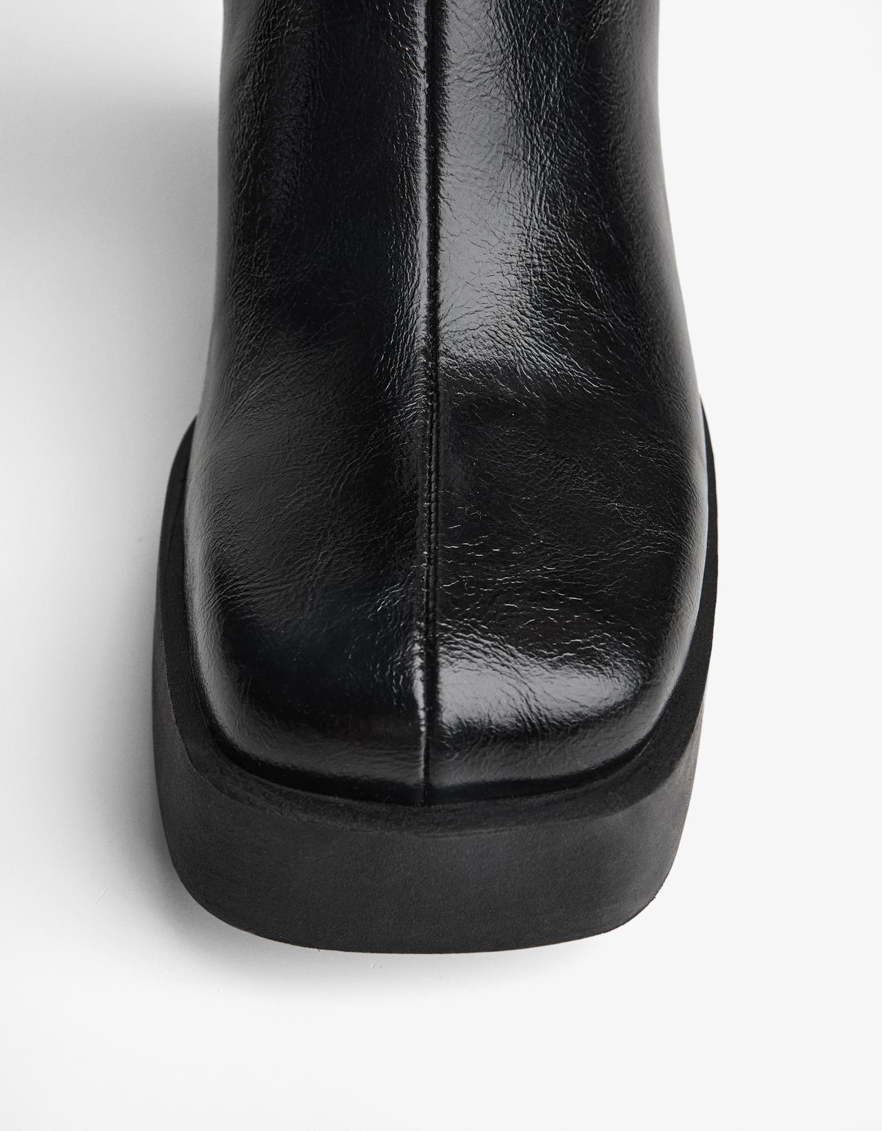 Platform heel boot — BLACK